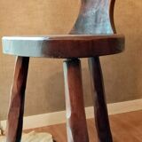 Chaise brutaliste tripode