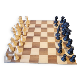 jeu d'échecs complet  pliable Régence en bois avec l'échiquier XX ème 26 cm x 26 cm