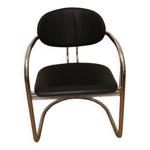 Chaise en métal chromé