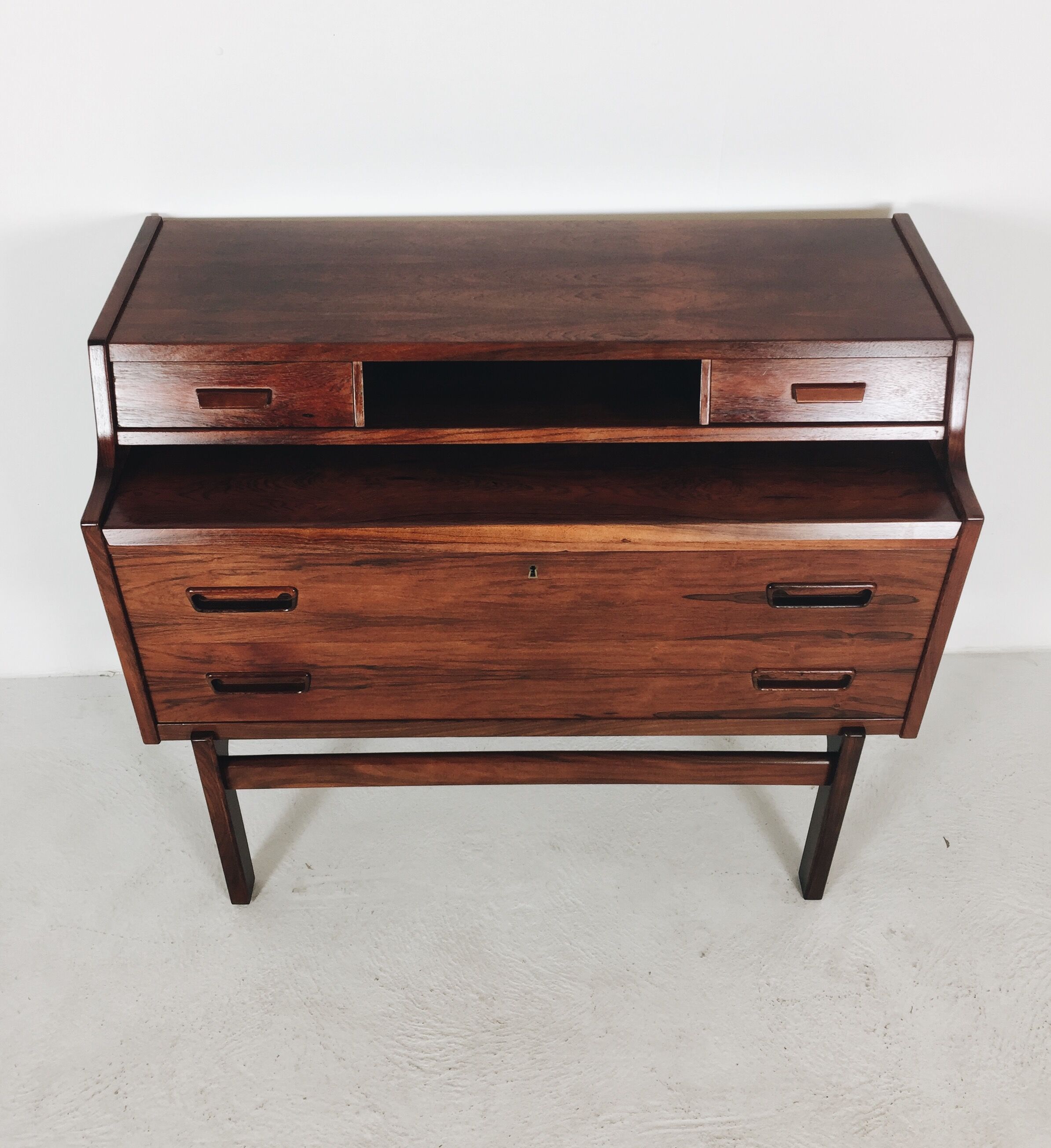 Danish palisander desk by Arne Wahl Iversen for Vinde Møbelfabrik