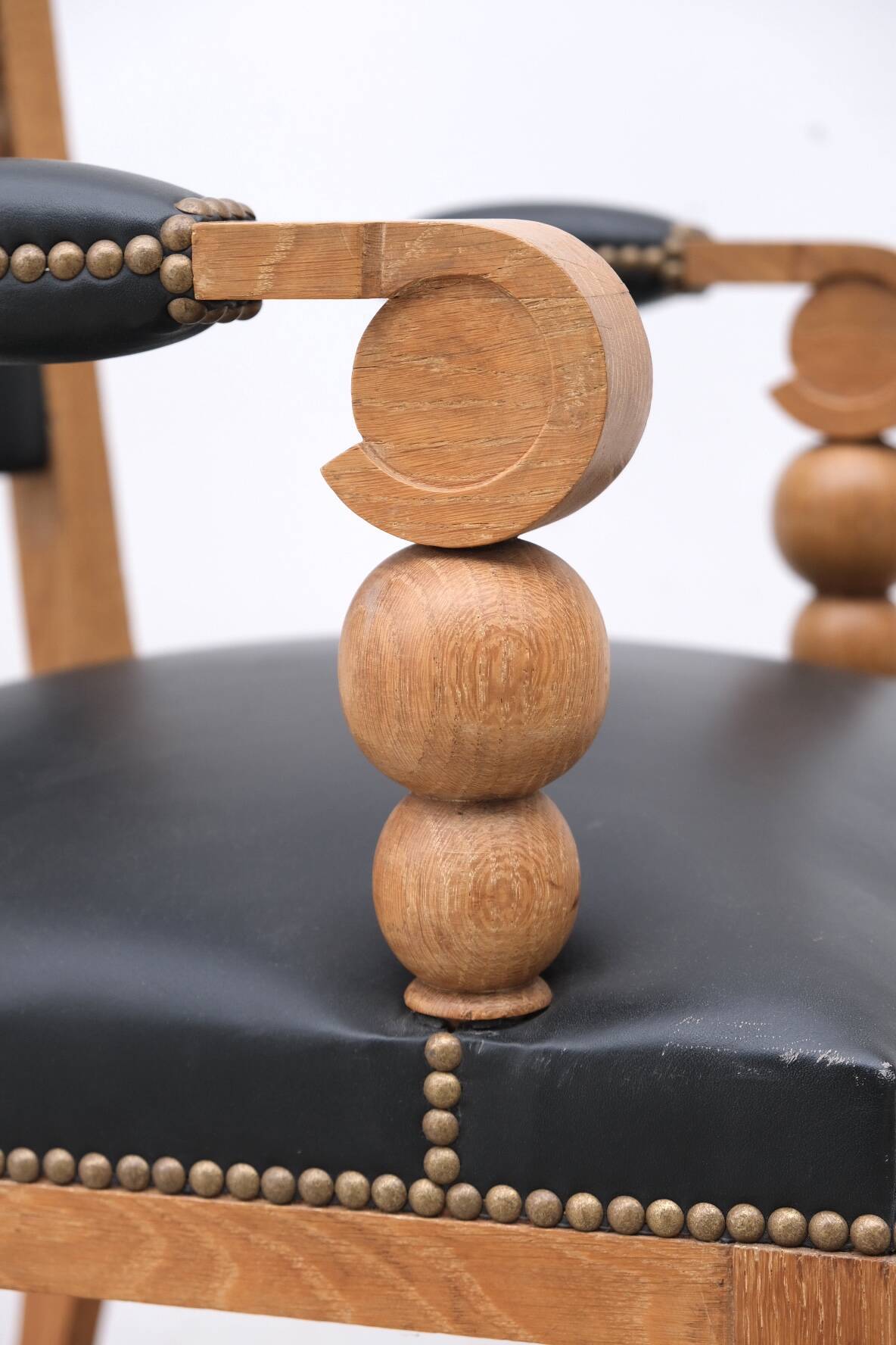 Neo-Basque style armchair by Benjamin GOMEZ in solid oak and leather, 1940