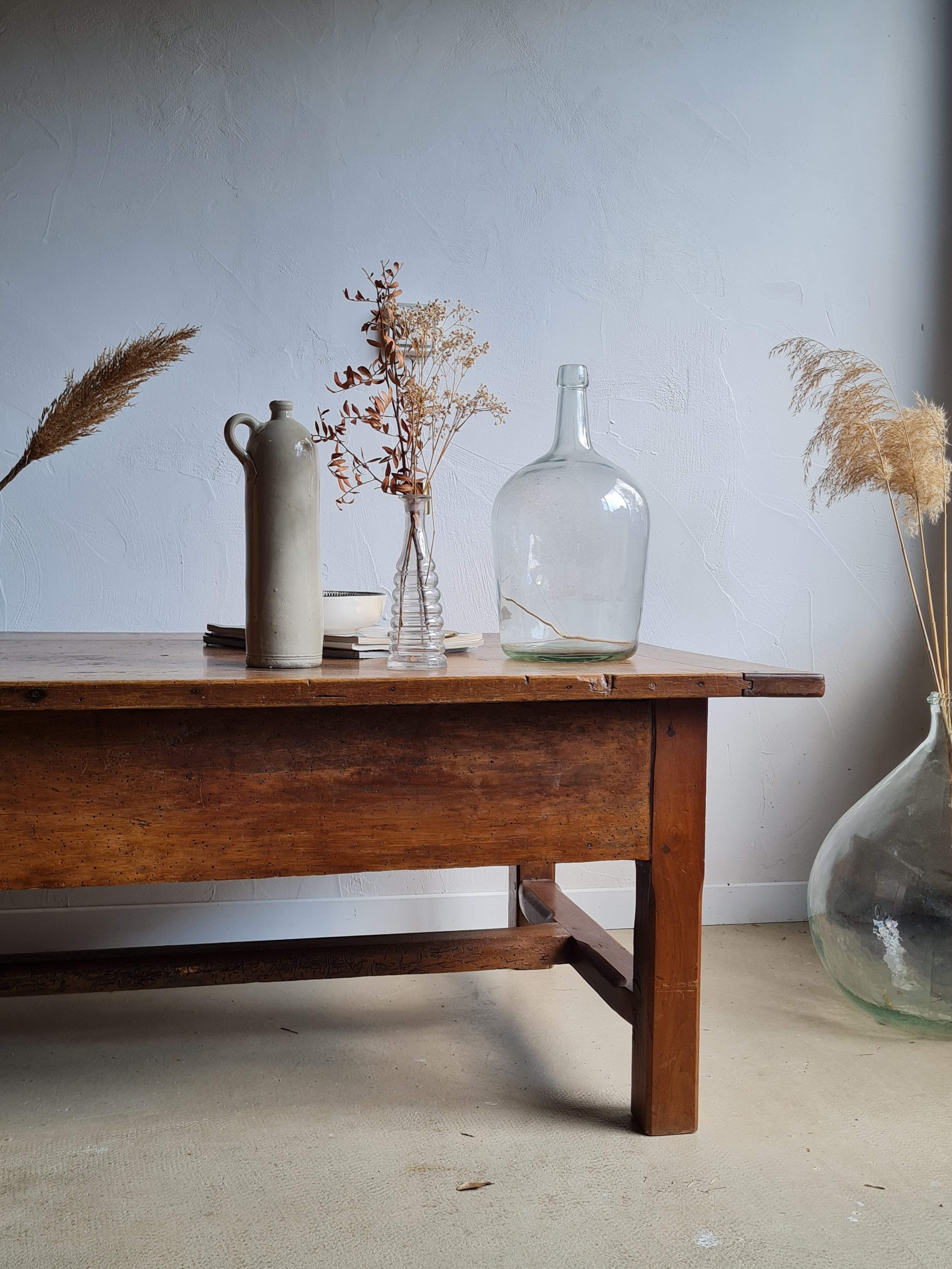 Vintage firm-minded coffee table