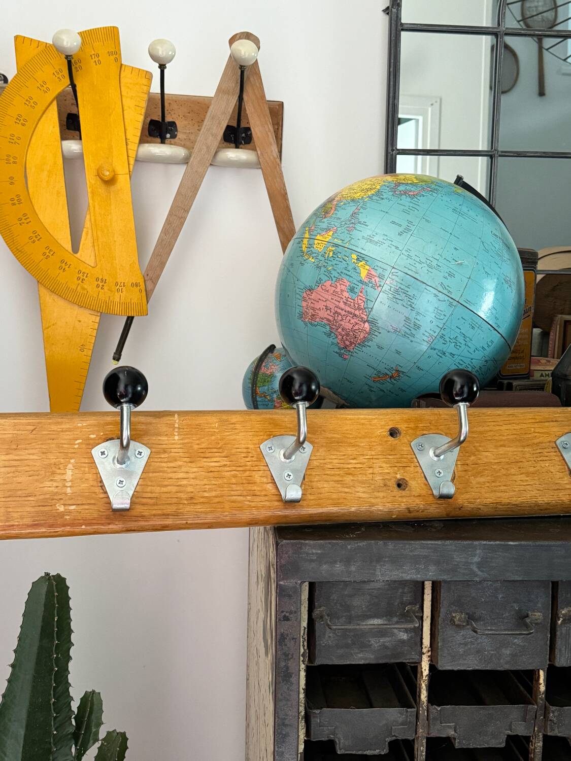 Old school coat rack 10 black ball hooks