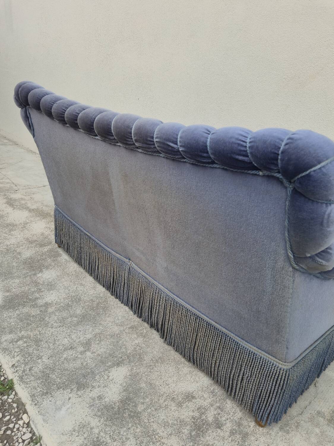 Napoleon III period blue velvet toad sofa