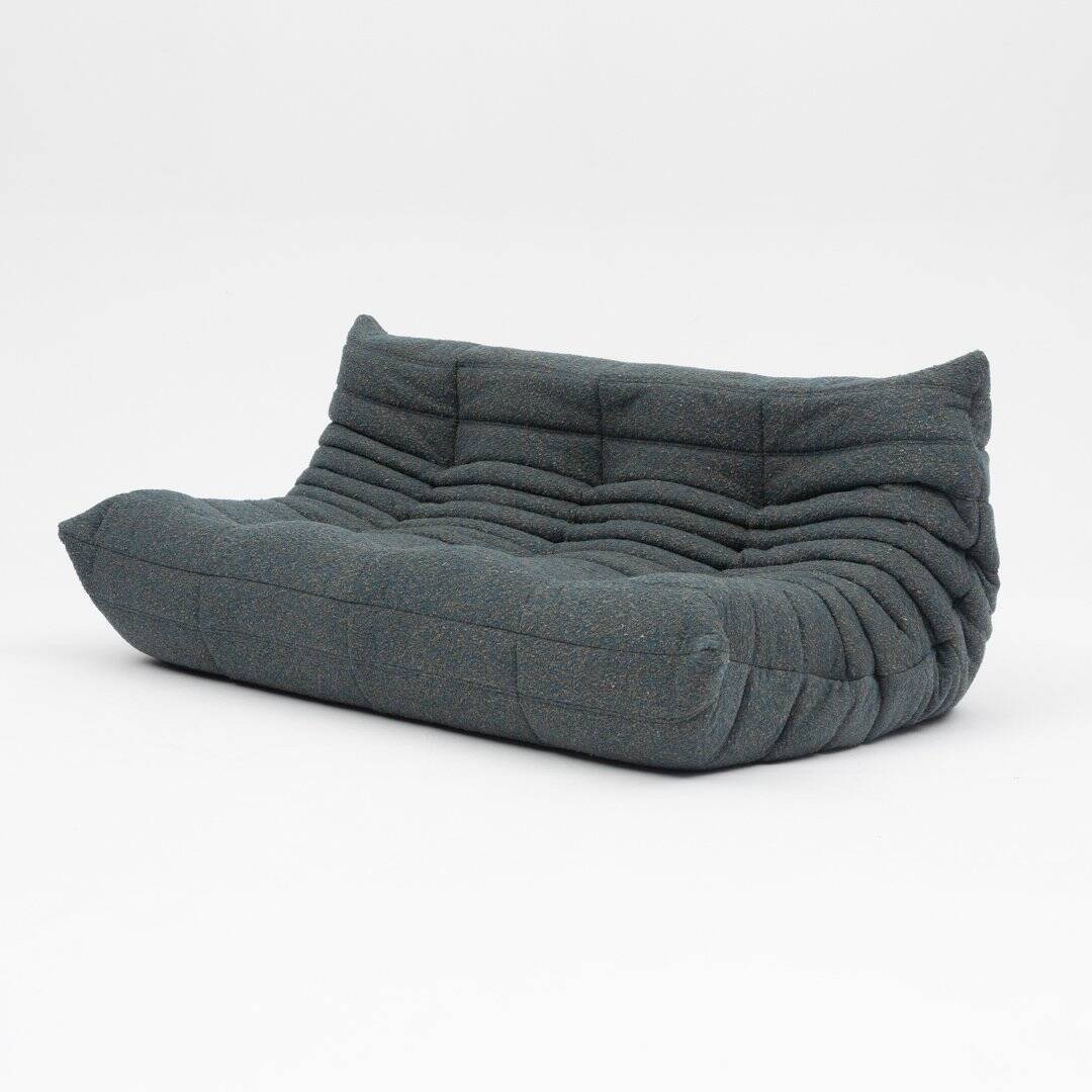 Canapé trois places Togo en bouclé vert par Michel Ducaroy pour Ligne Roset