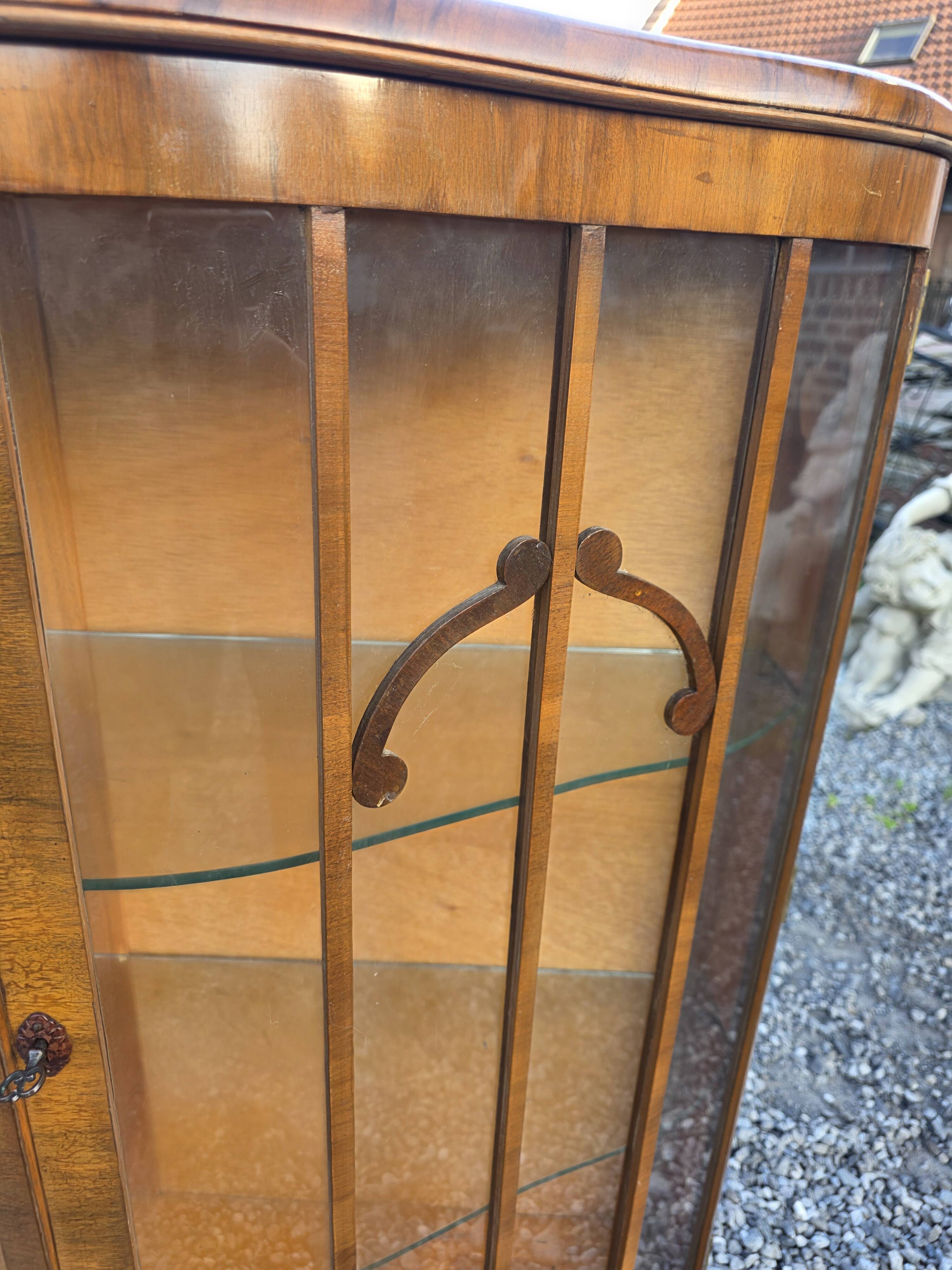 Art Deco display cabinet in walnut from the 1930s.