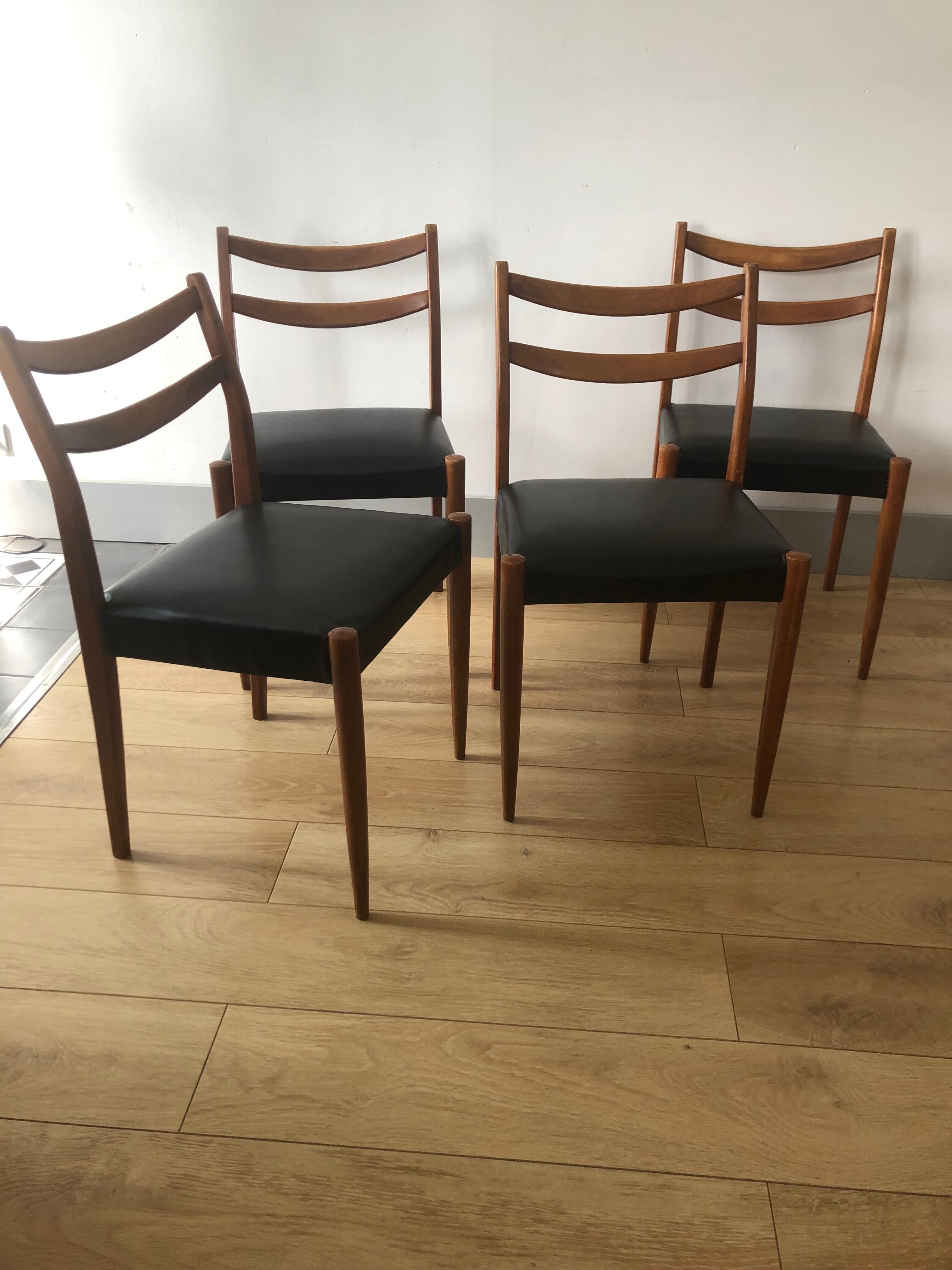 Series 4 vintage chairs Scandinavian style