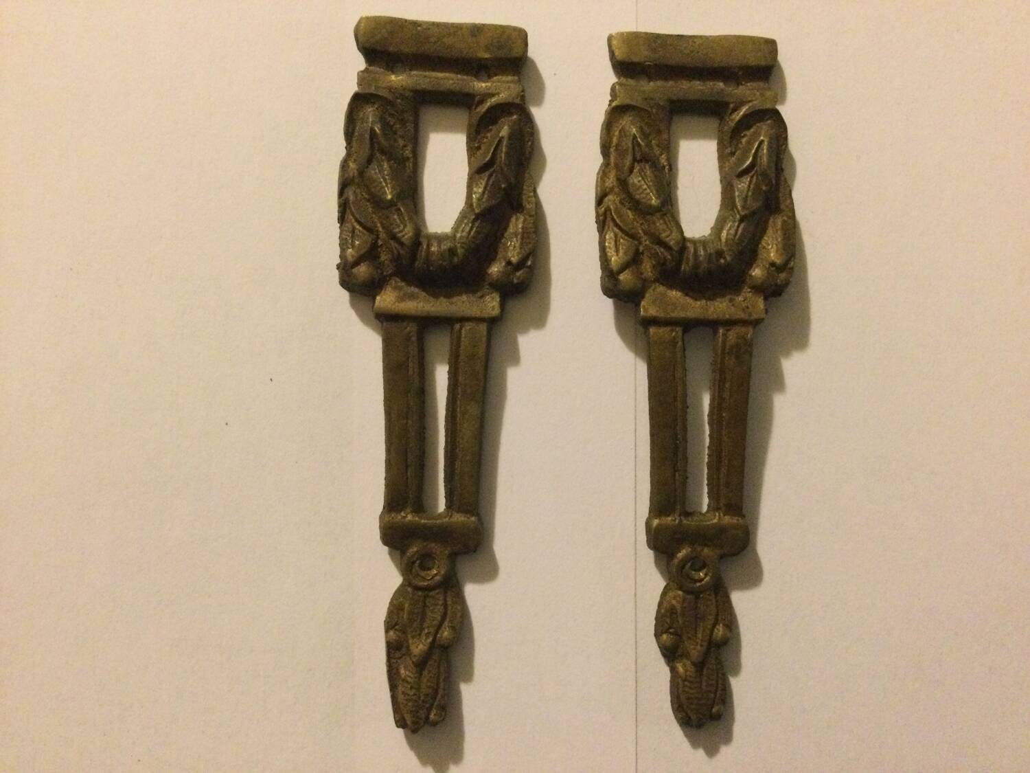Set of bronze furniture fittings