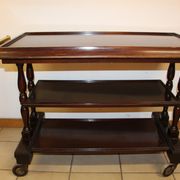 Serving table