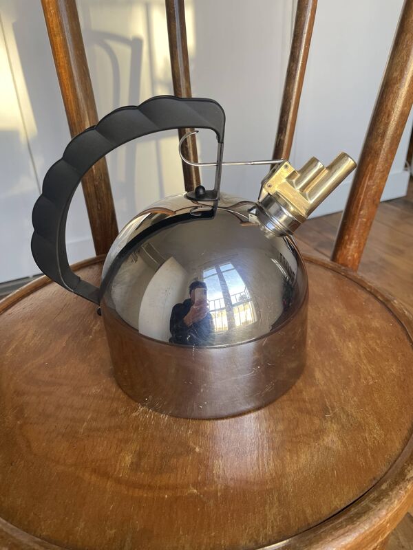 Alessi Bouilloire Musicale 9091 par Richard Sapper