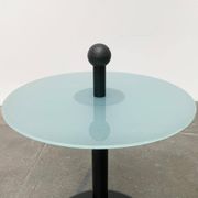 Table d'appoint postmoderne vintage d'Ikea