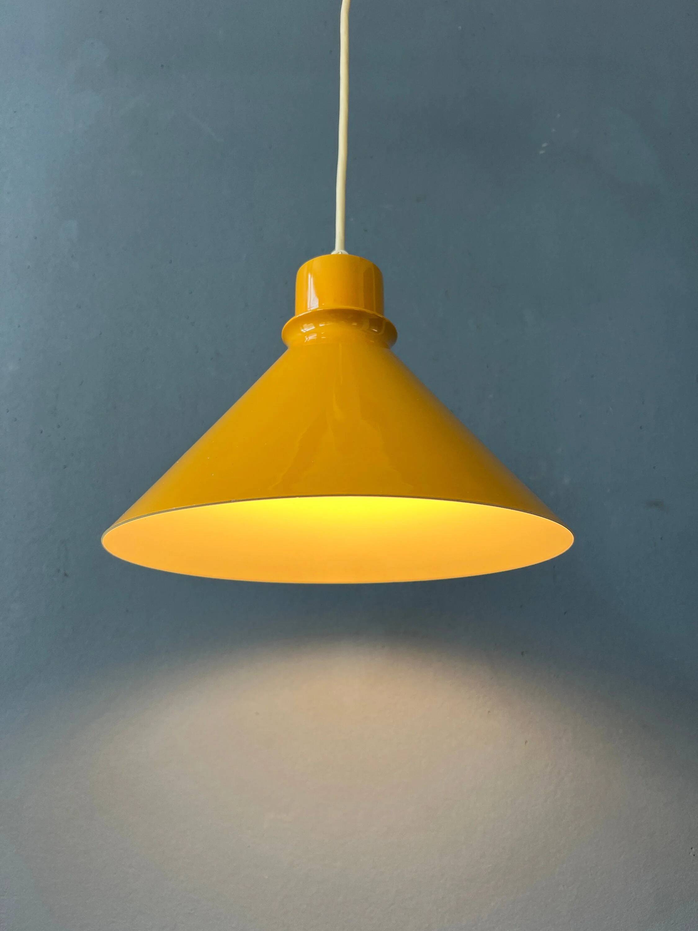 Ensemble (2) de suspensions vintage en métal jaune