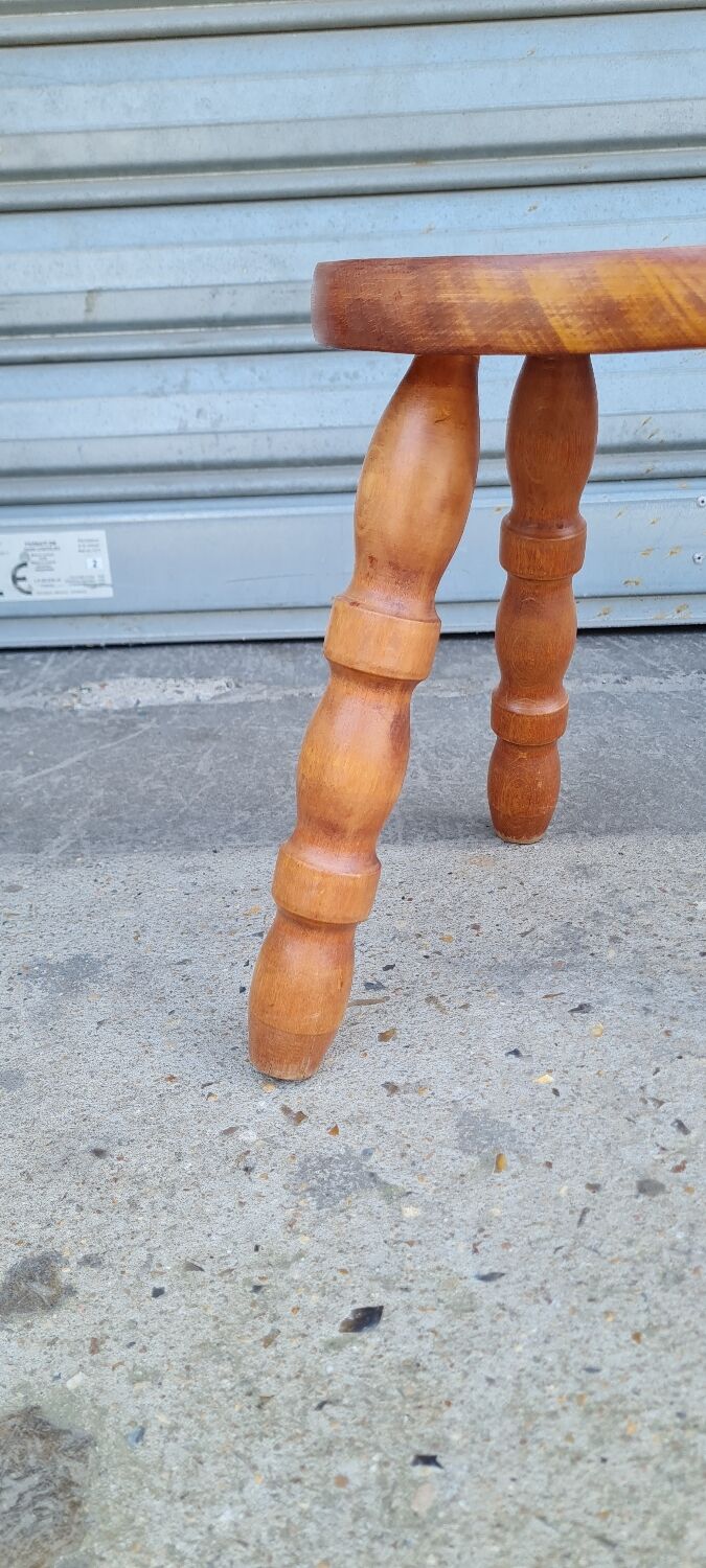 Tripod stool