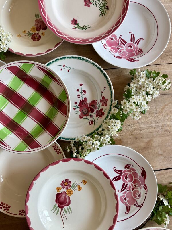 Lot de 12 assiettes creuses anciennes dépareillées
