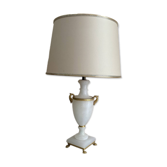 Alabaster lamp with lampshade