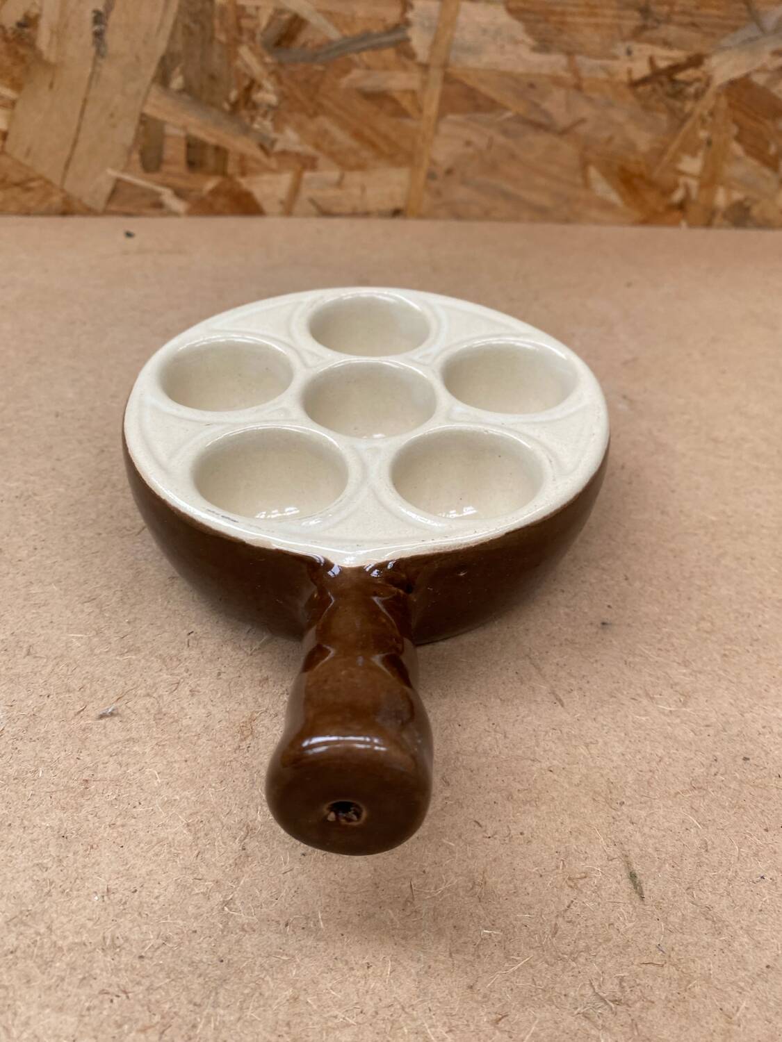 Set of 6 émile henry snail dishes in beige brown ceramic pan