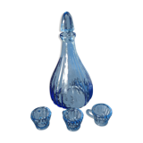 Service with vintage blue liquor