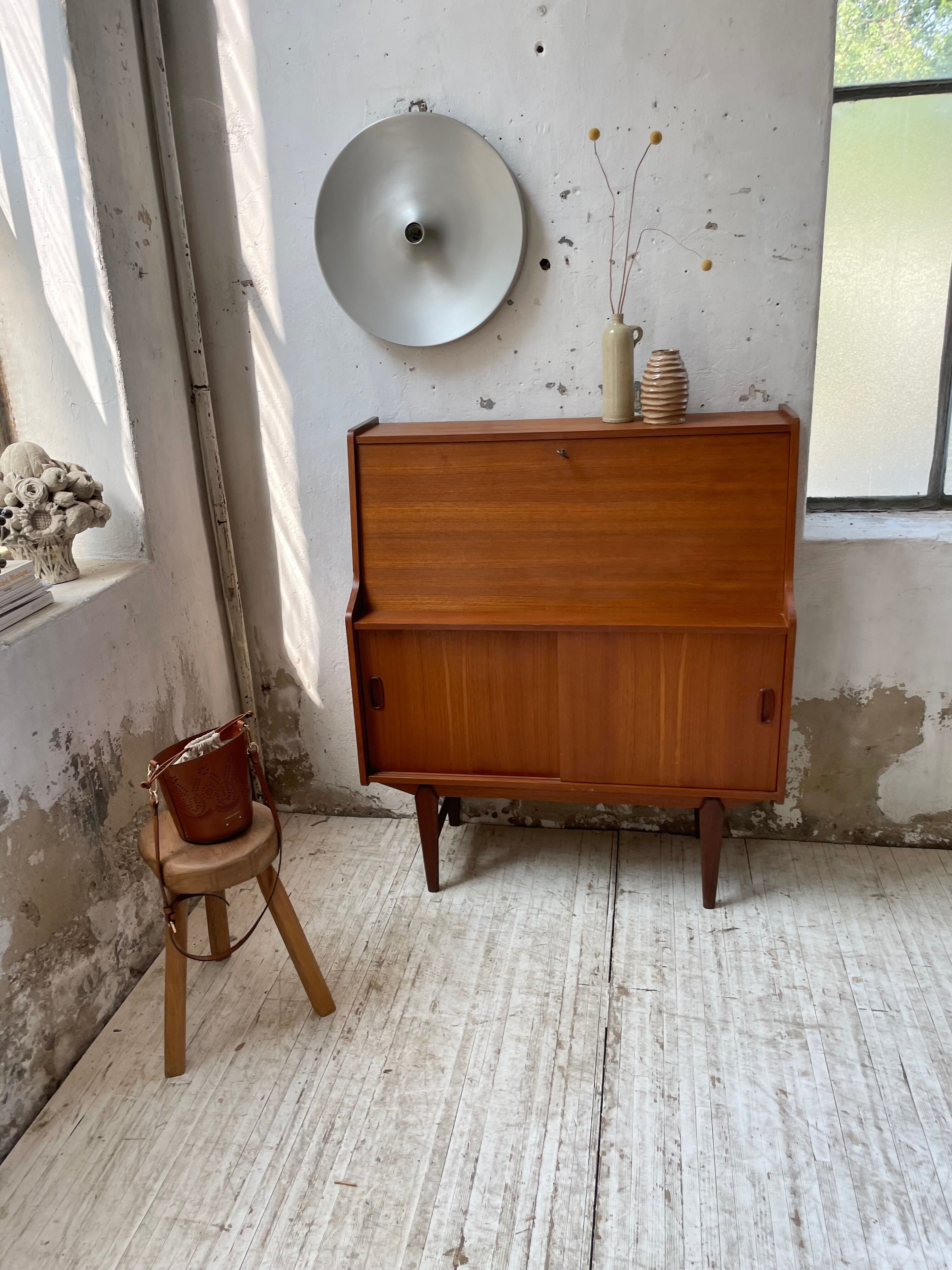 Secretary Samcom teck 1960