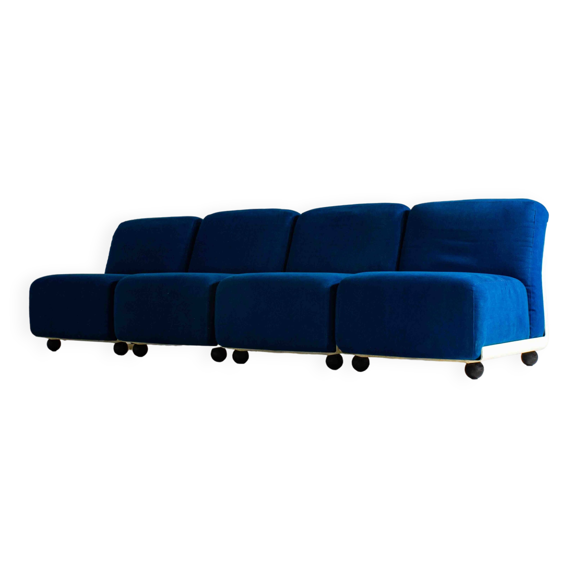 Modular "Amanta 24" sofa by Mario Bellini in premium cobalt blue, Italy 1975