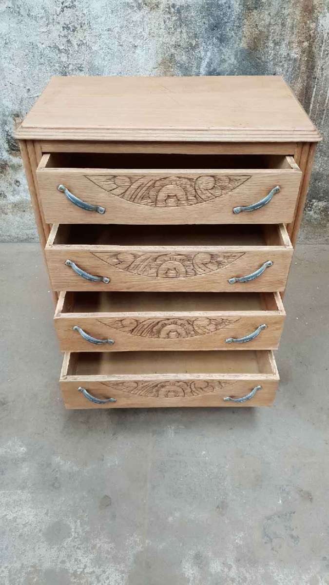 Vintage chest of drawers