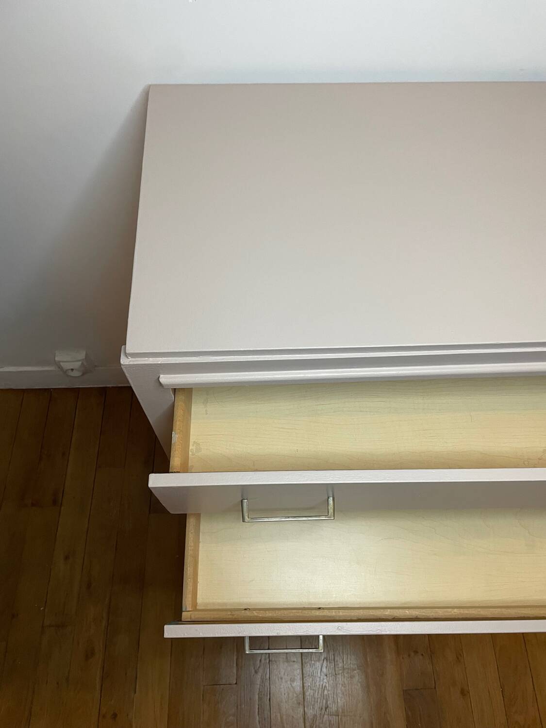 Commode vintage pieds compas
