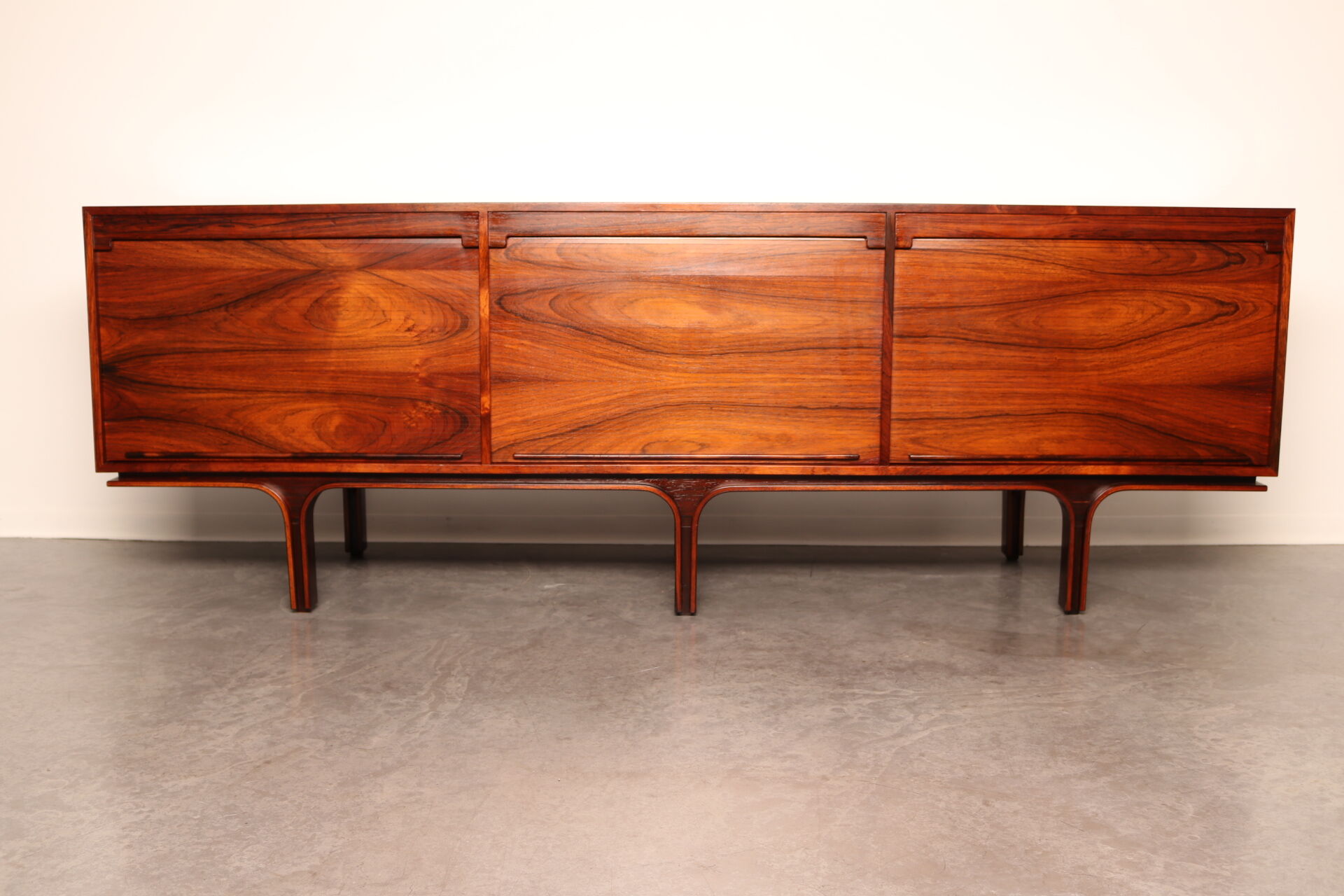 Sideboard in rio-rosewood by Gianfranco Frattini for Bernini - Italy - 1960's