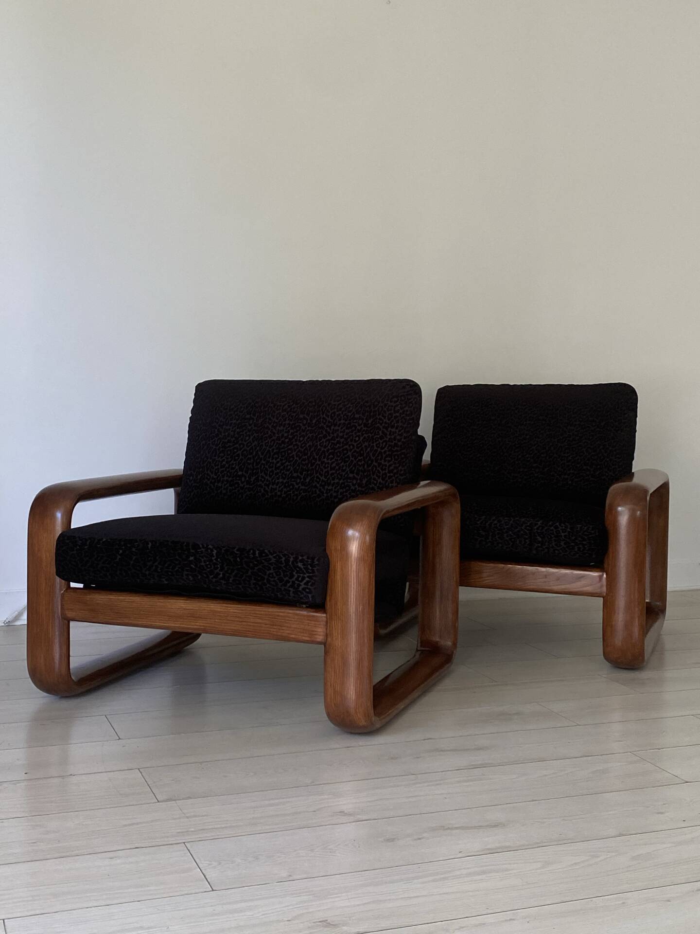 Set of 2 "Hombre" armchairs by Burkhard Vogtherr