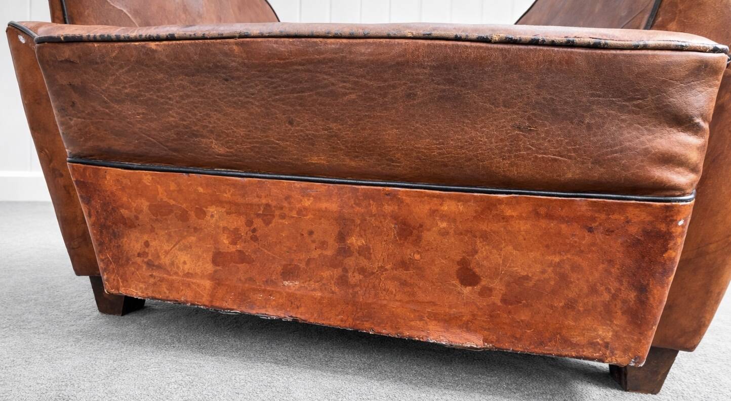 Pair of leather club armchairs – Mid-20th century