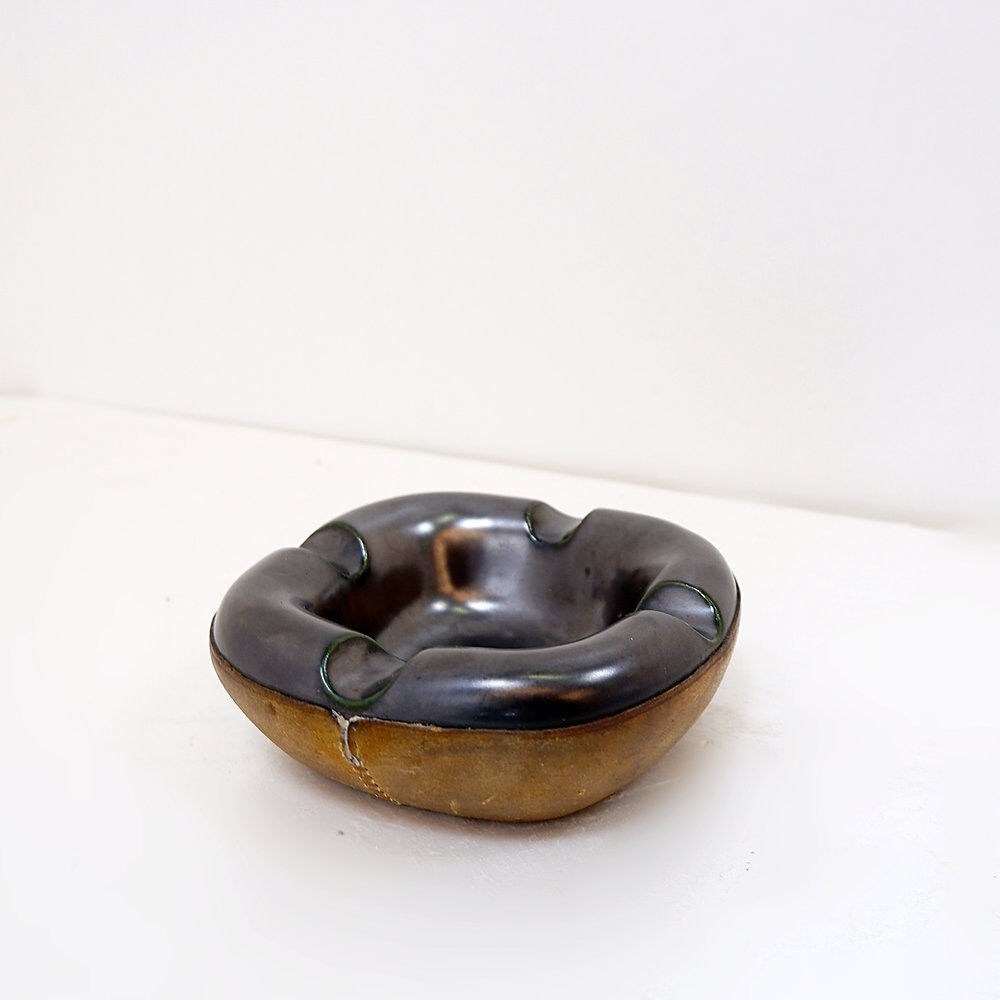 Longchamp mid-century ashtray in glazed ceramic and leather - France 1950s