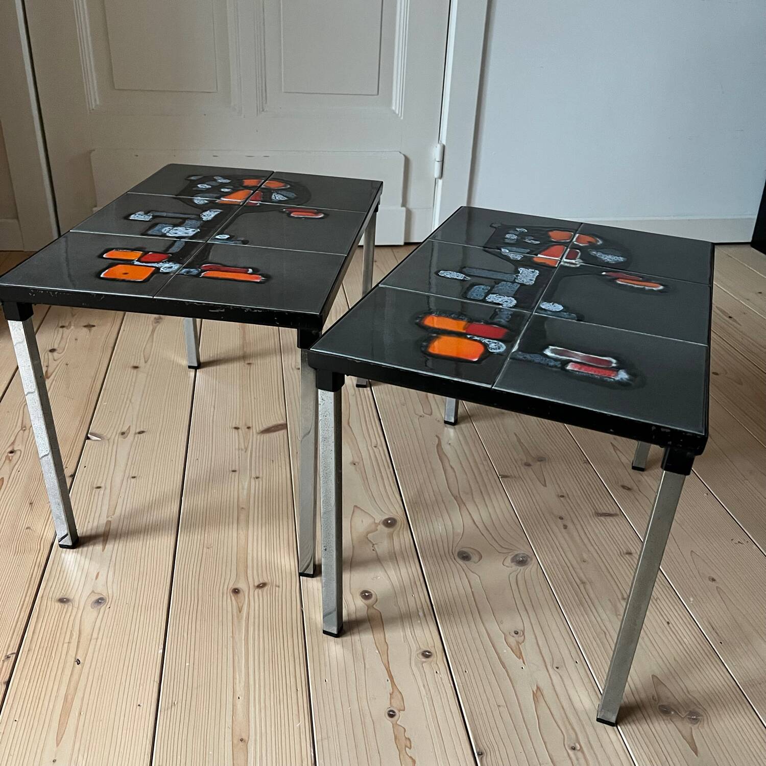 Paire de tables d’appoint carreaux Belarti