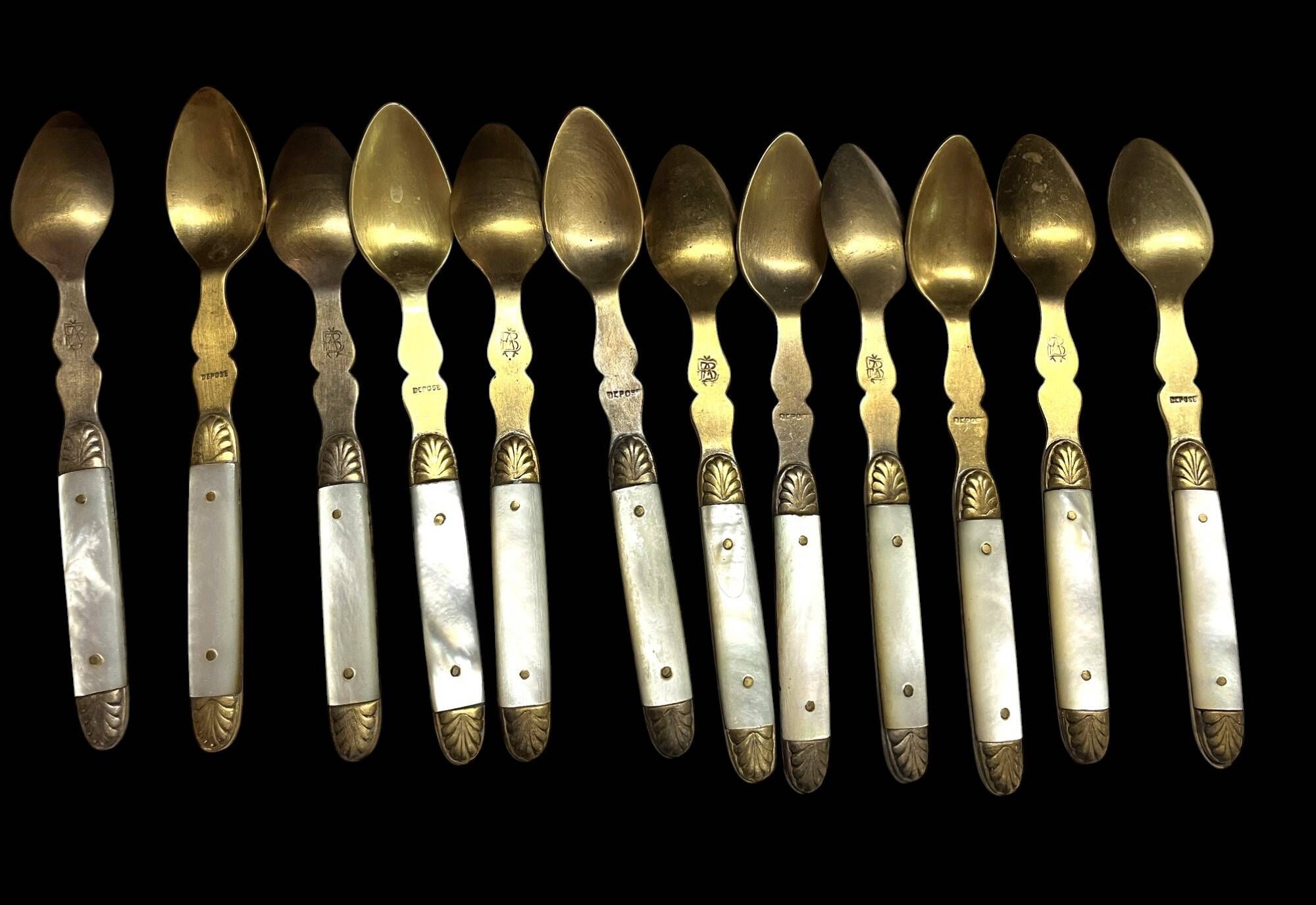 Tableware, 34 dessert cutlery sets with mother-of-pearl handles, early 20th century
