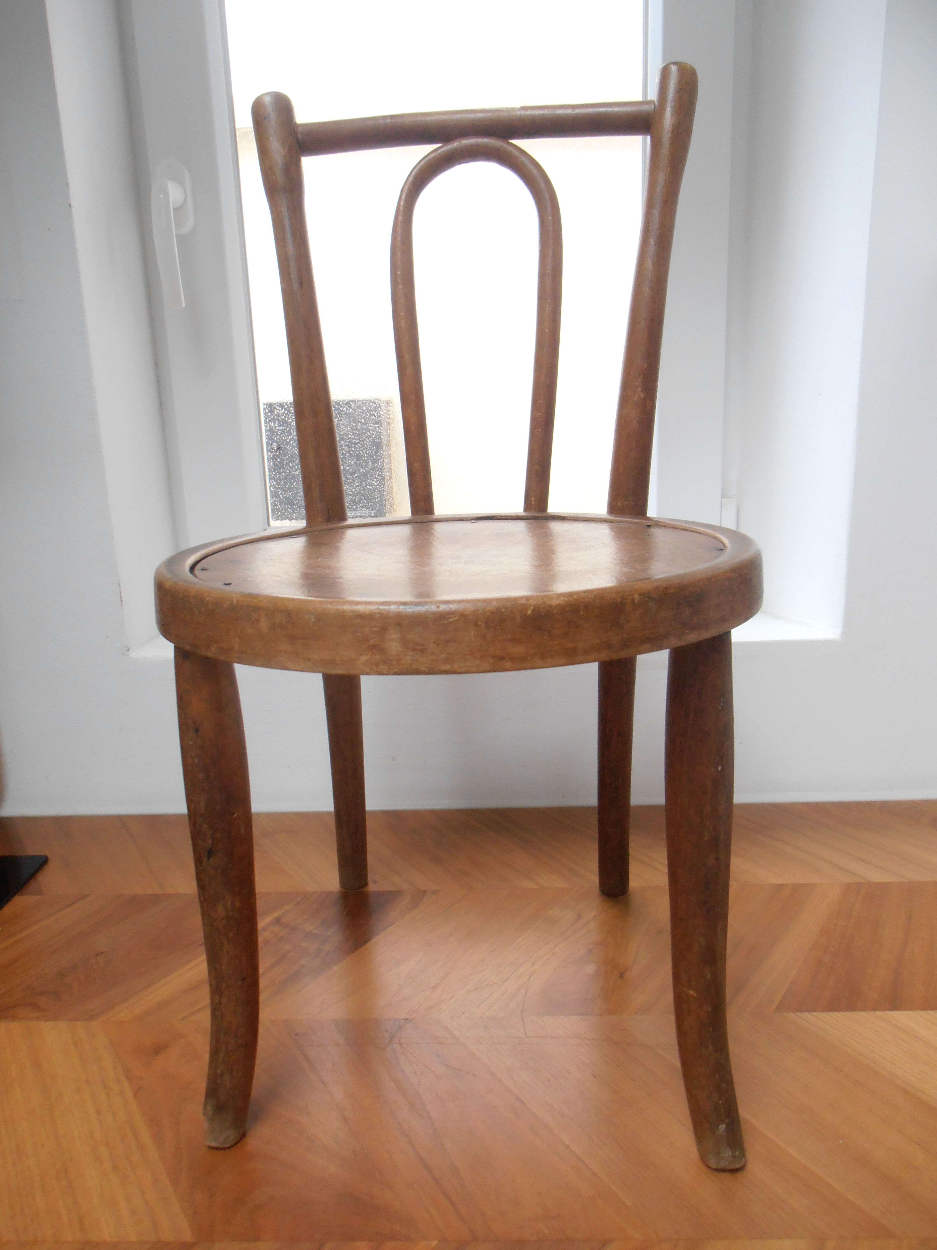 Small children's chair 1900 type bistro