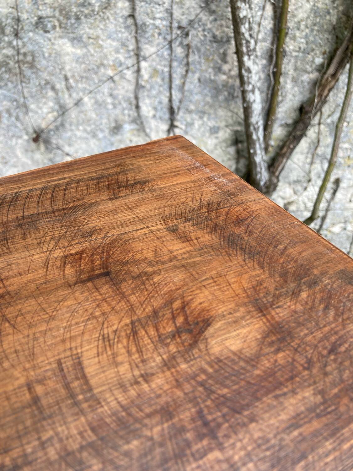 Compass leg chest of drawers
