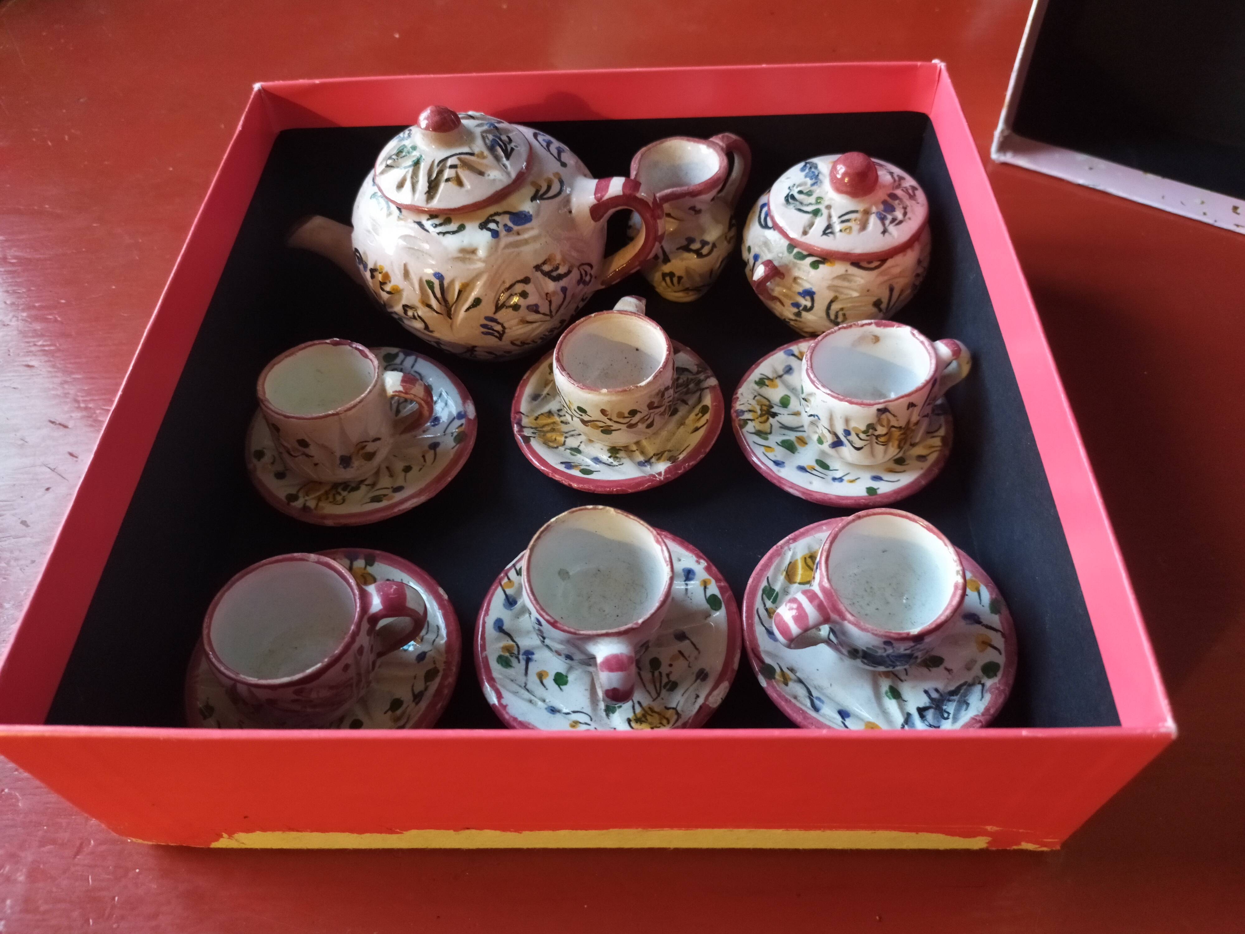 Earthenware dinner set