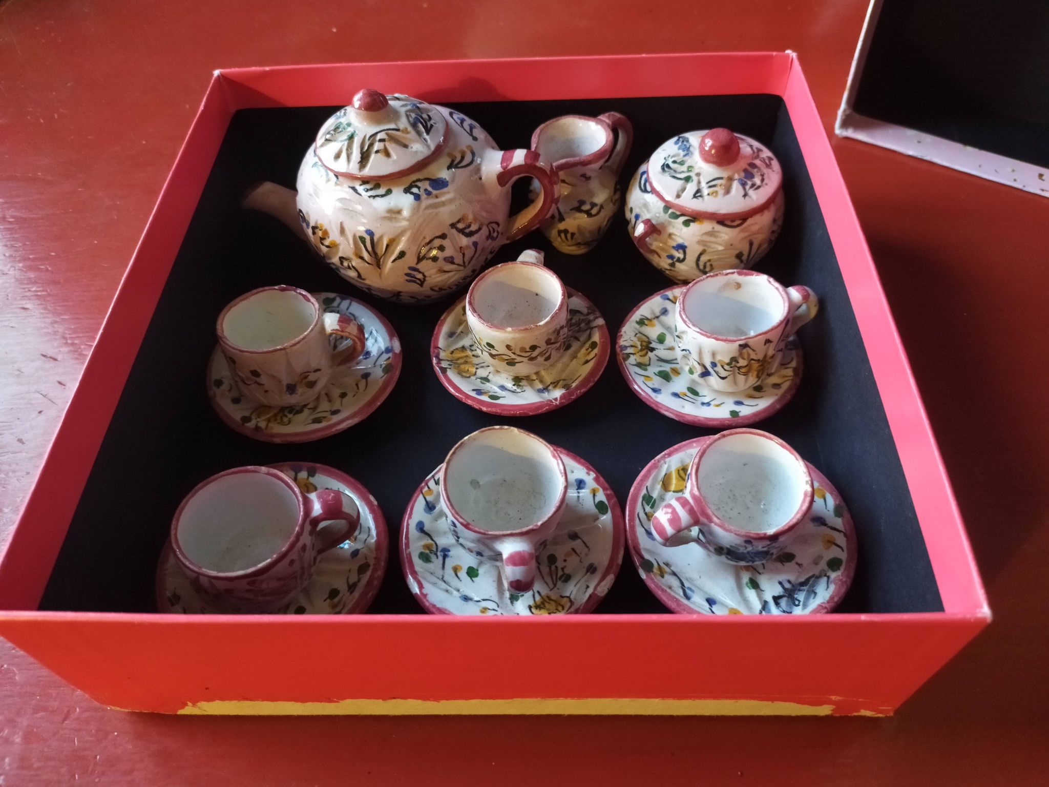 Earthenware dinner set
