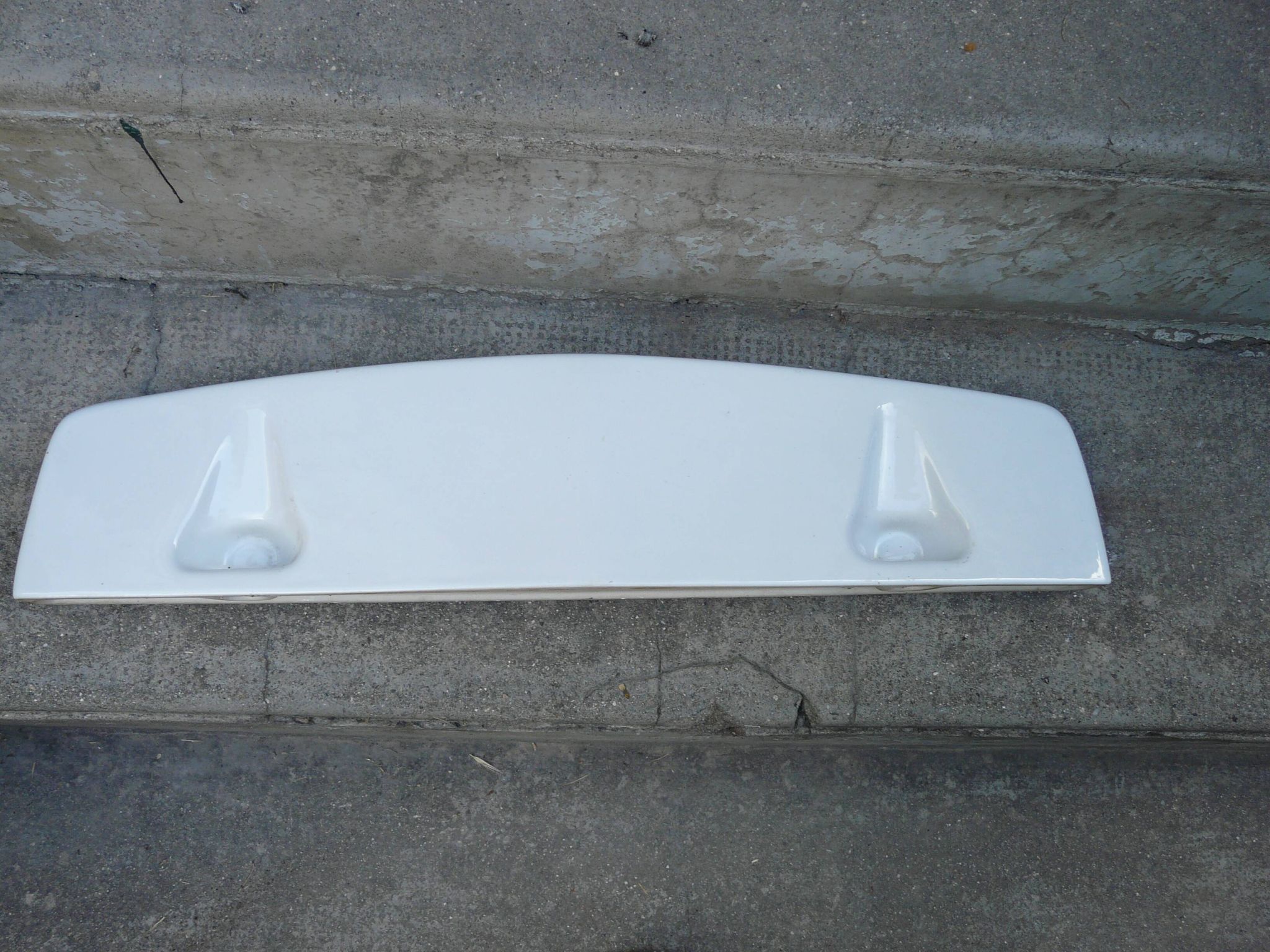 Bathroom shelf white porcelain sink shelf