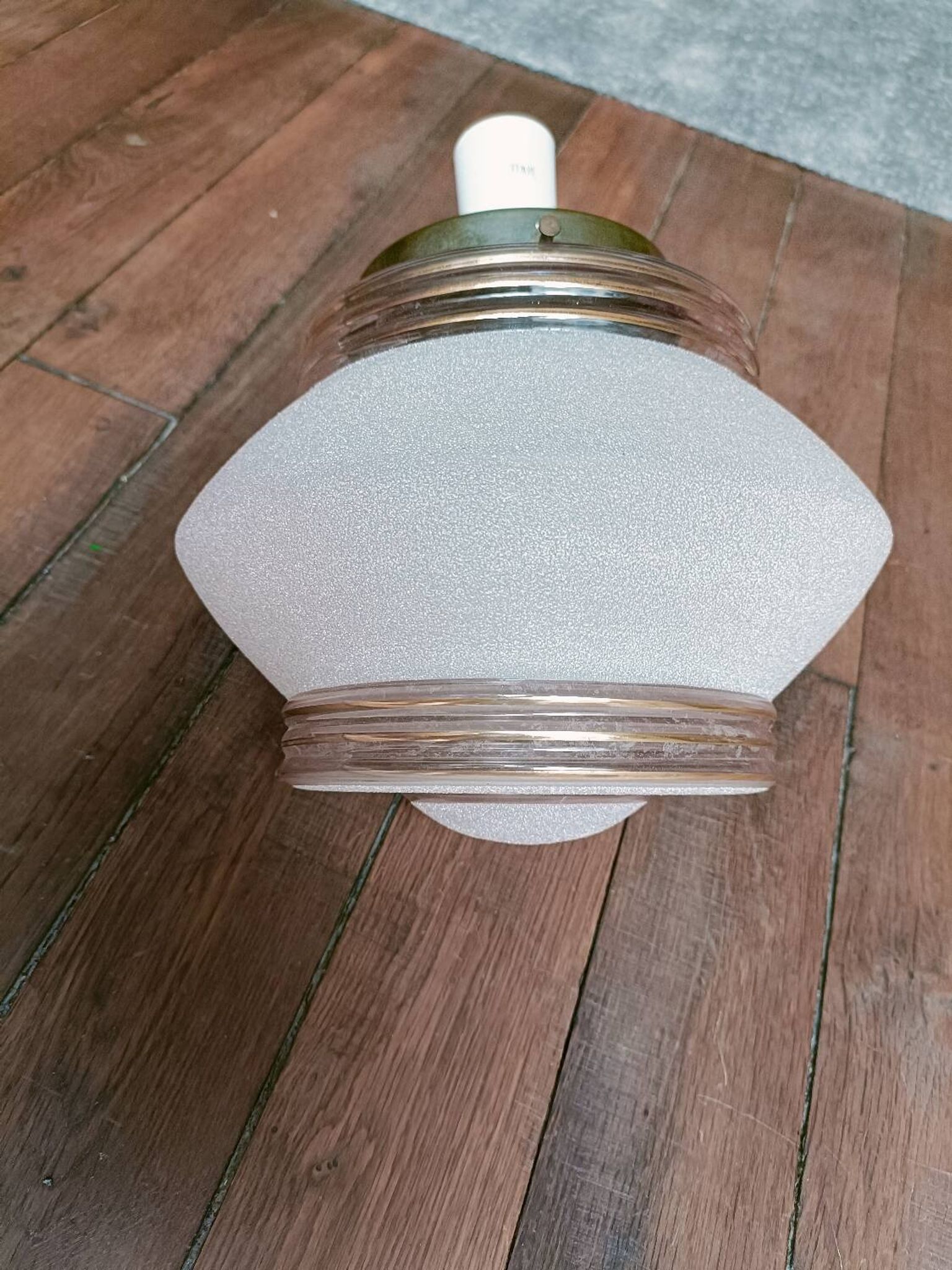 Lustre, plafonnier en verre givré