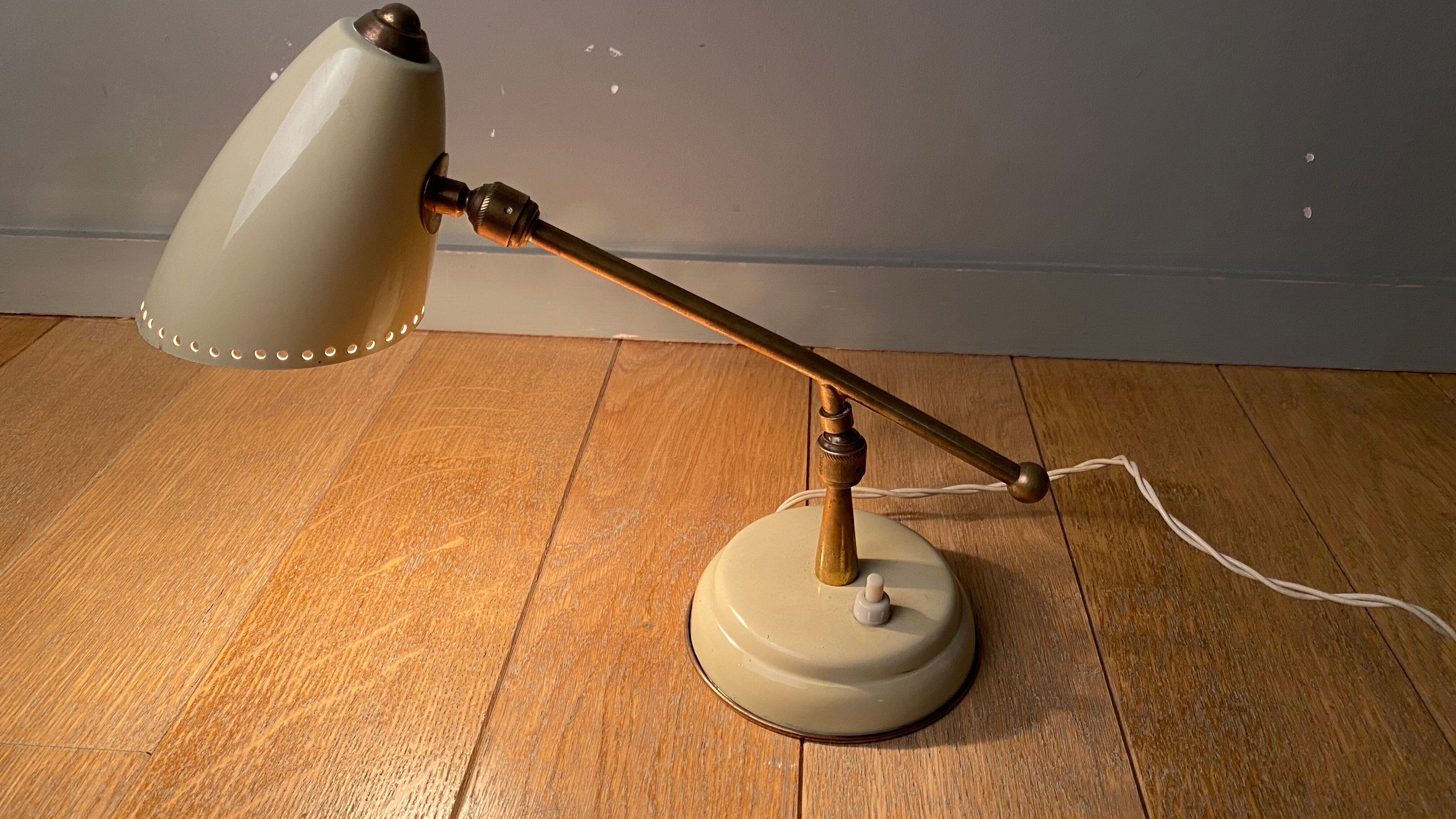 Lampe de fabrication Italienne 1950 articulée à balancier