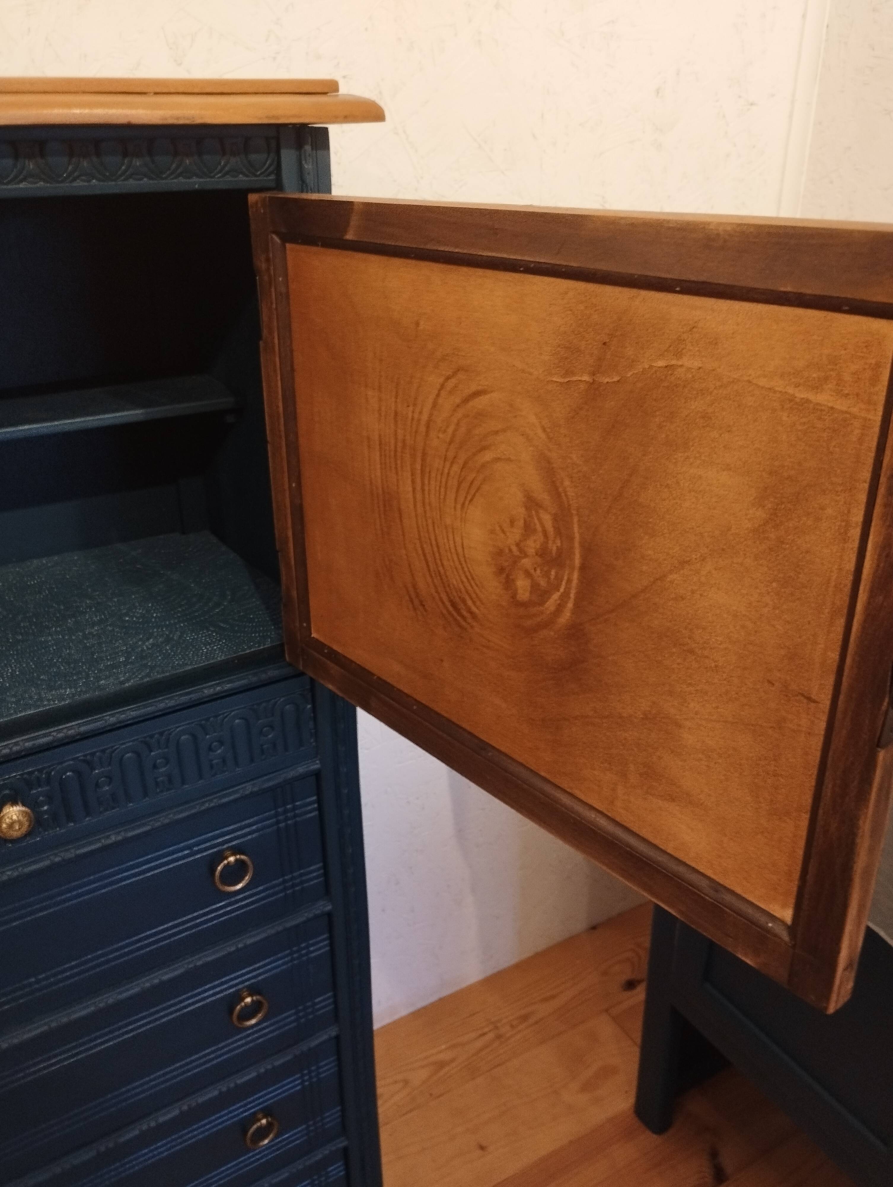 Chest of drawers