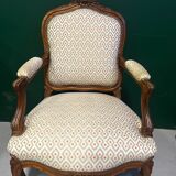 Set of two Louis XV shepherdesses