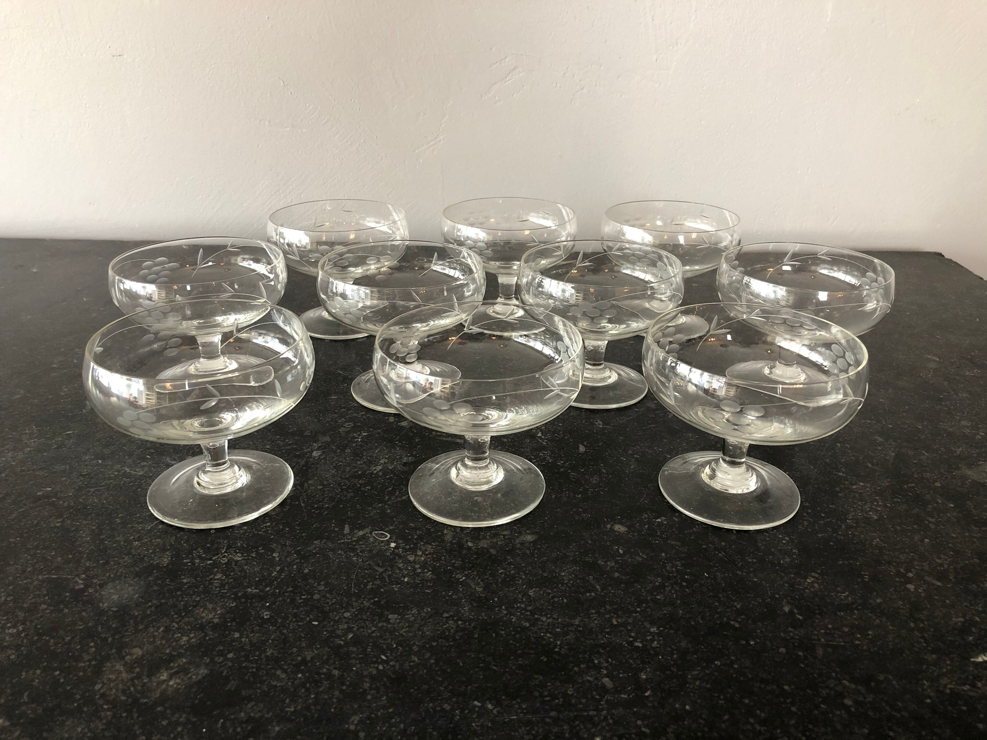 Set of 10 crystal champagne glasses