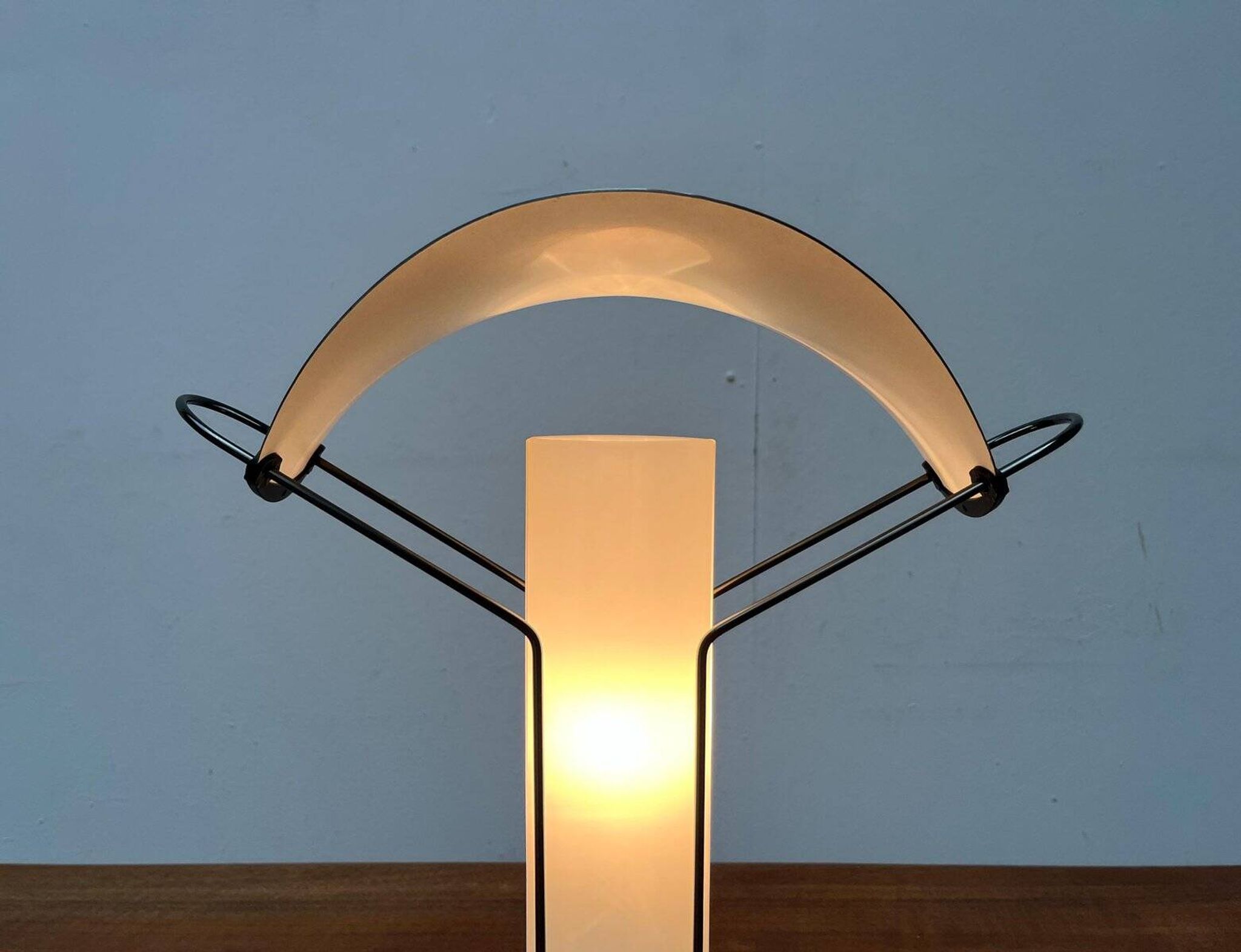 Postmodern Italian table lamp Palio by Perry King, S. Miranda for Arteluce, 1980s.