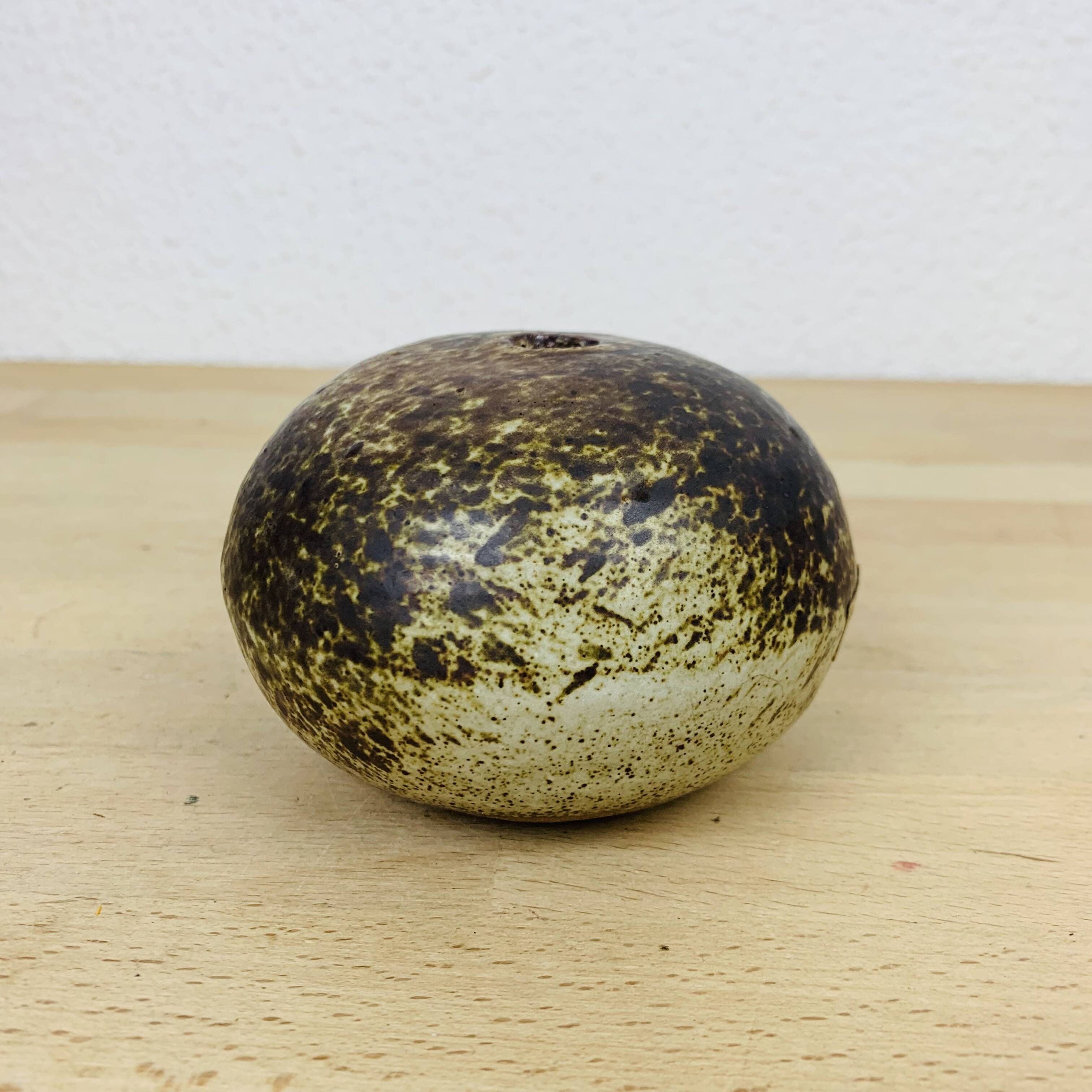Soliflore pyrite sandstone ball vase