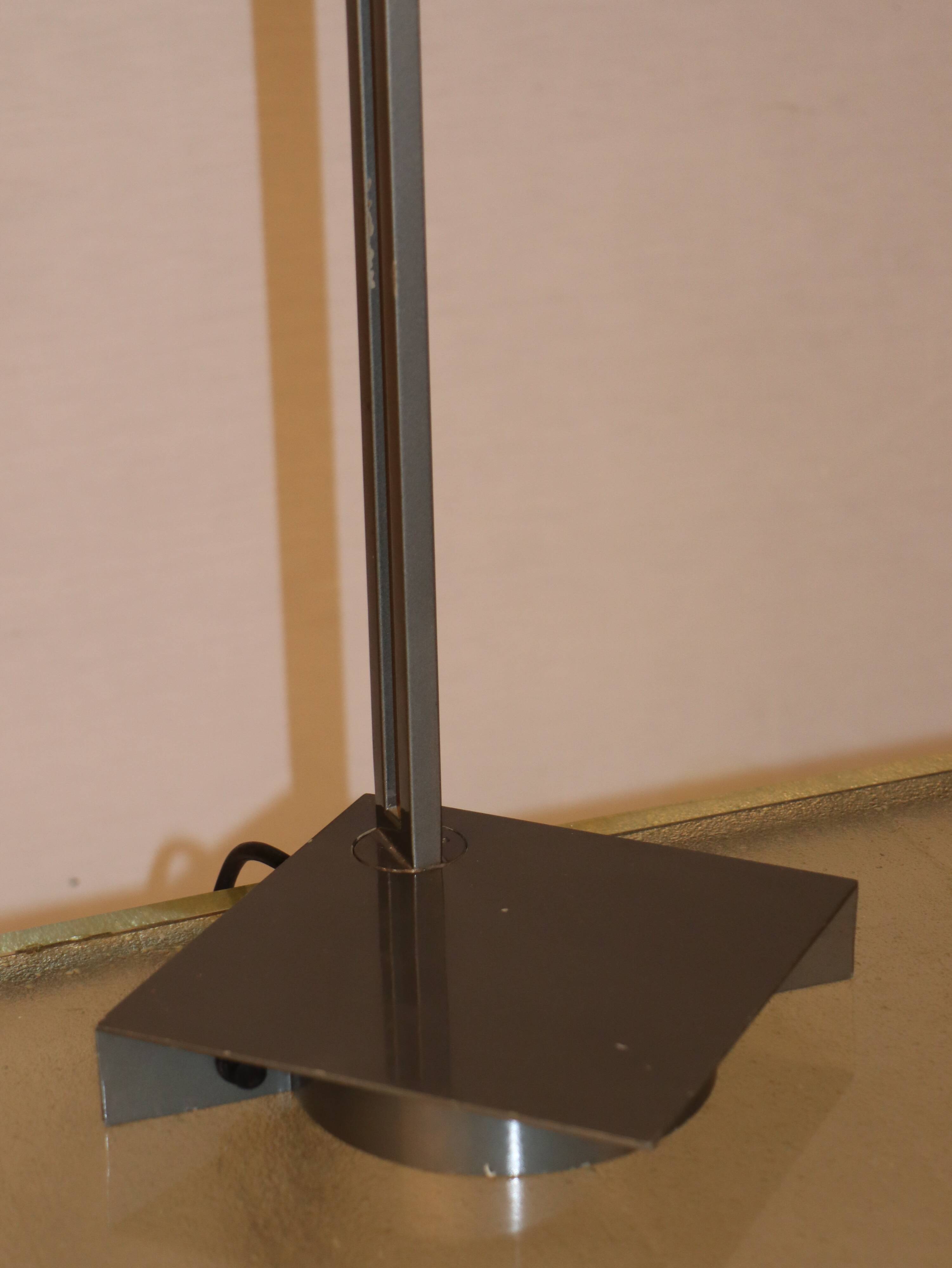 "Gyros" desk lamp by Emmanuelle Colboc