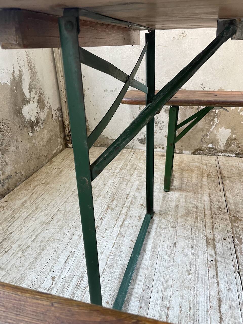 Guinguette table and its 2 benches