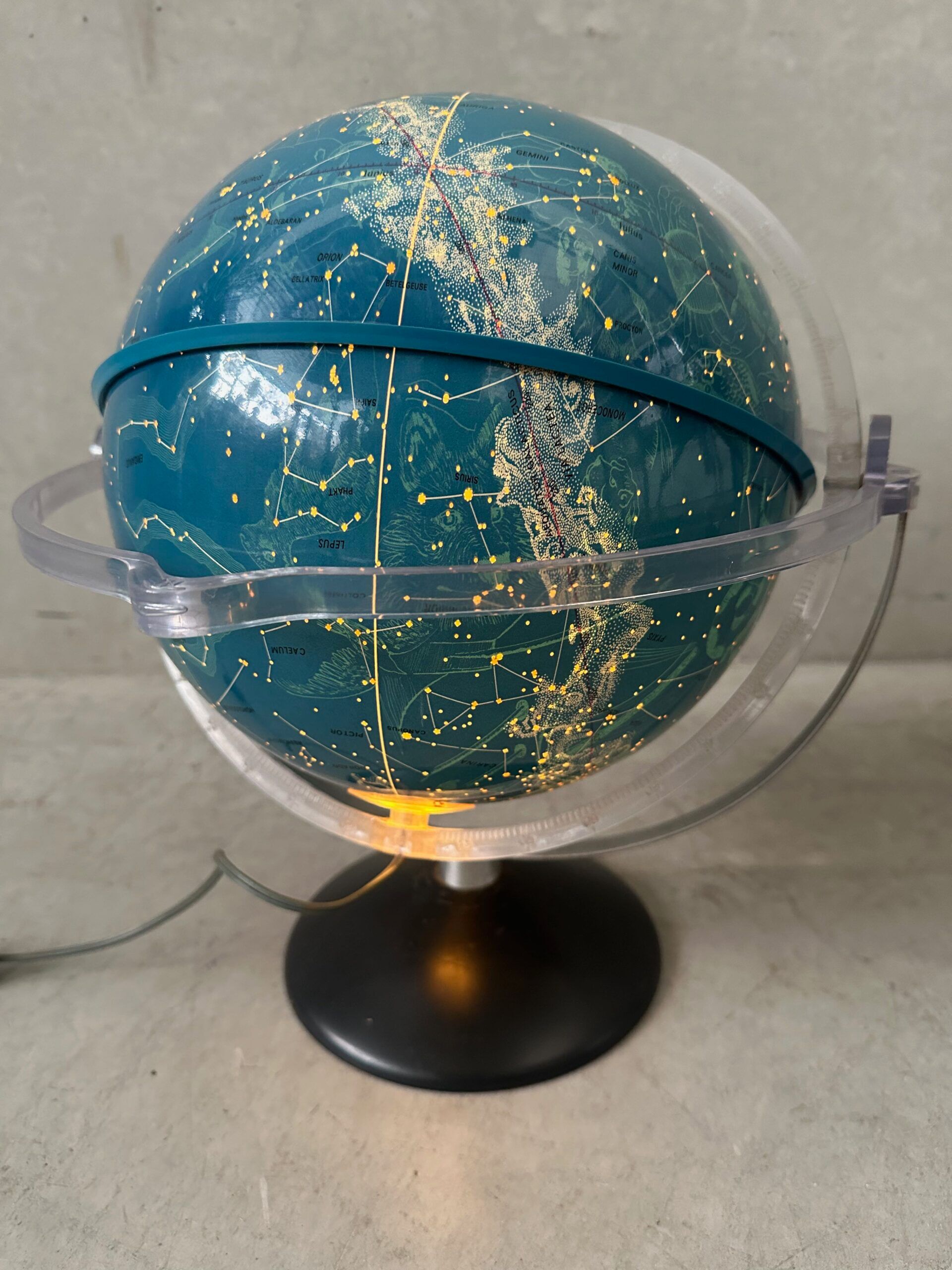Globe céleste vintage – Alpha