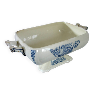 Large Renaissance earthenware tureen from Clairefontaine JS & Cie, 19th century.