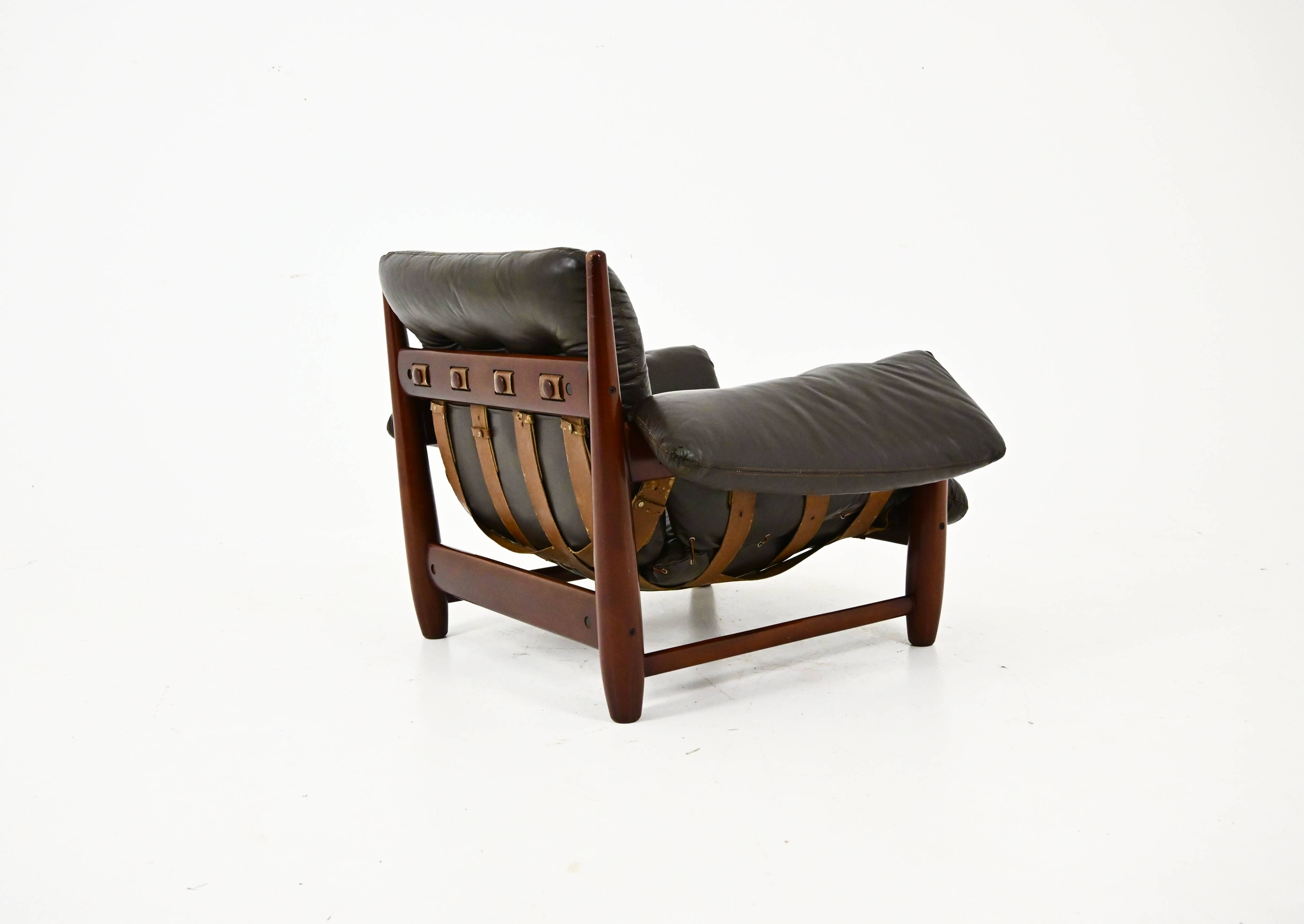 "Mole" armchair by Sergio Rodrigues for Oca, 1950s