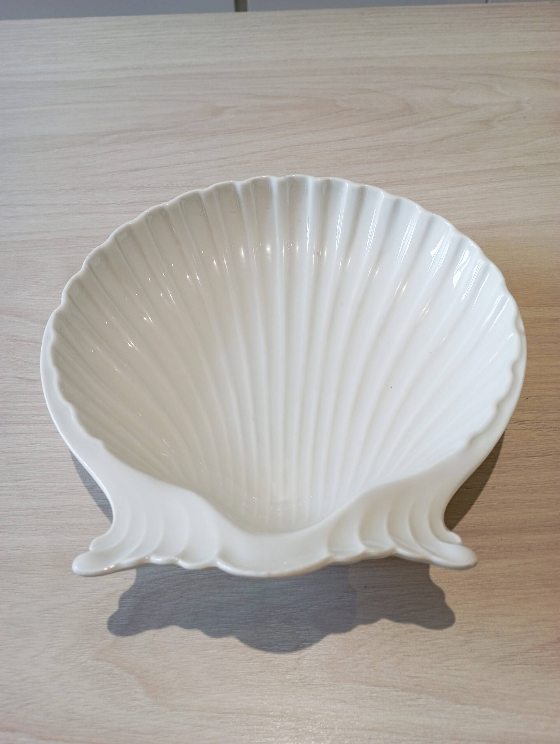 Ceramic shell dish