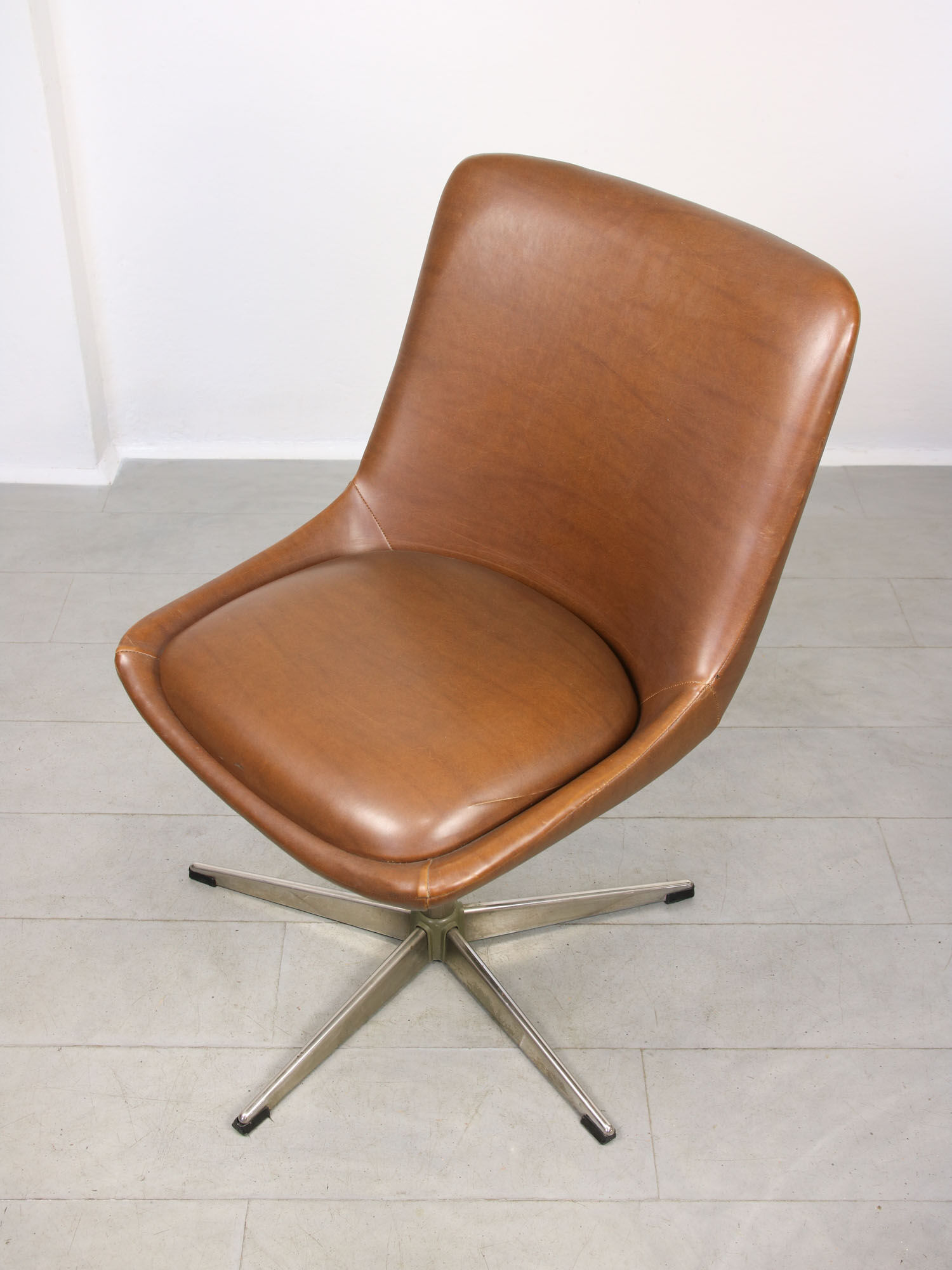 Mid-century Brown Leatherette Swivel Chair from Stol